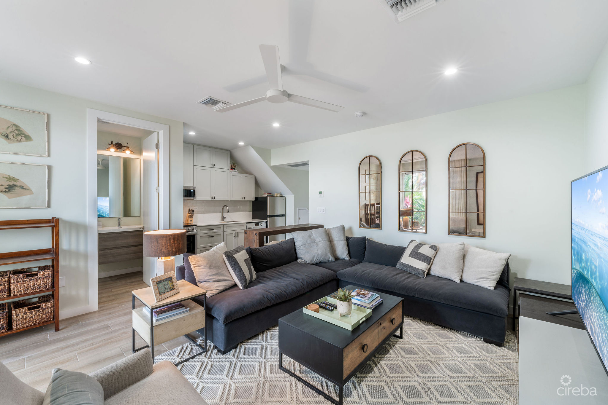 OCEAN CREST 14, OCEANFRONT TOWNHOME WITH STUDIO