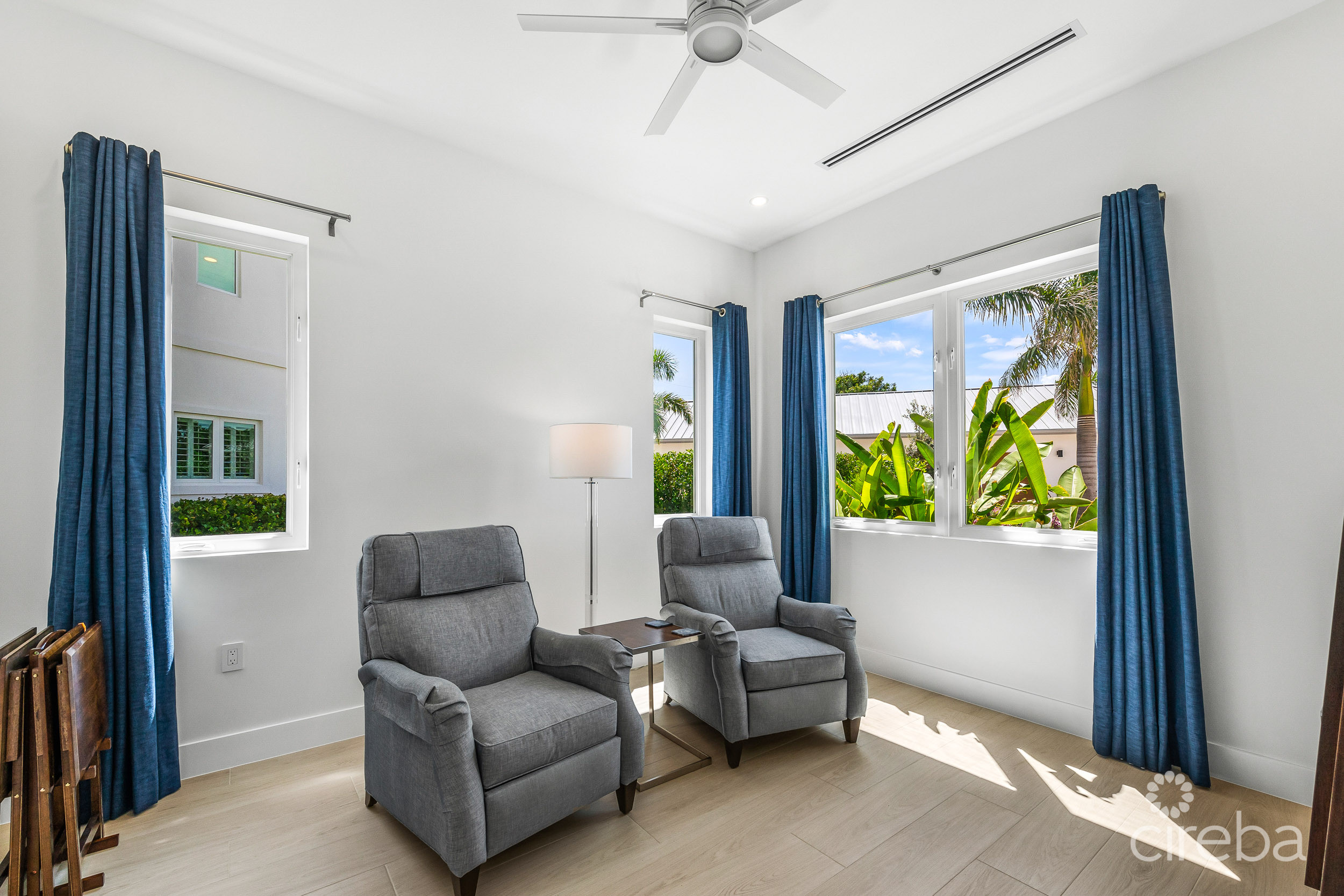 OCEANS 9  VILLA 7 LUXURY BEACHVIEW DETACHED HOME WEST BAY