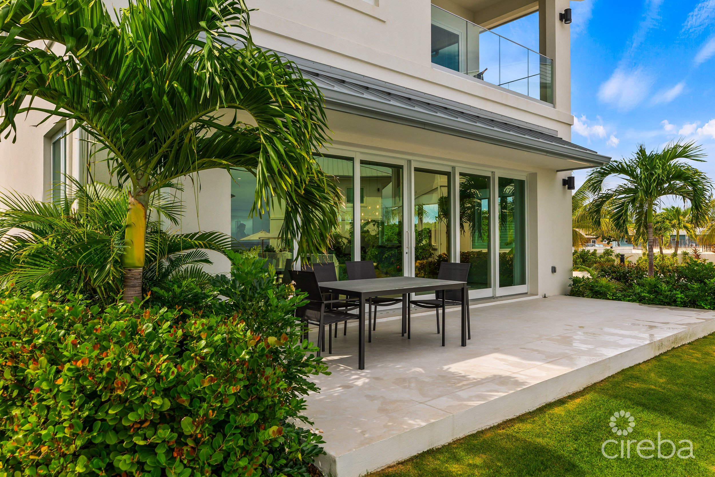 OCEANS 9  VILLA 7 LUXURY BEACHVIEW DETACHED HOME WEST BAY