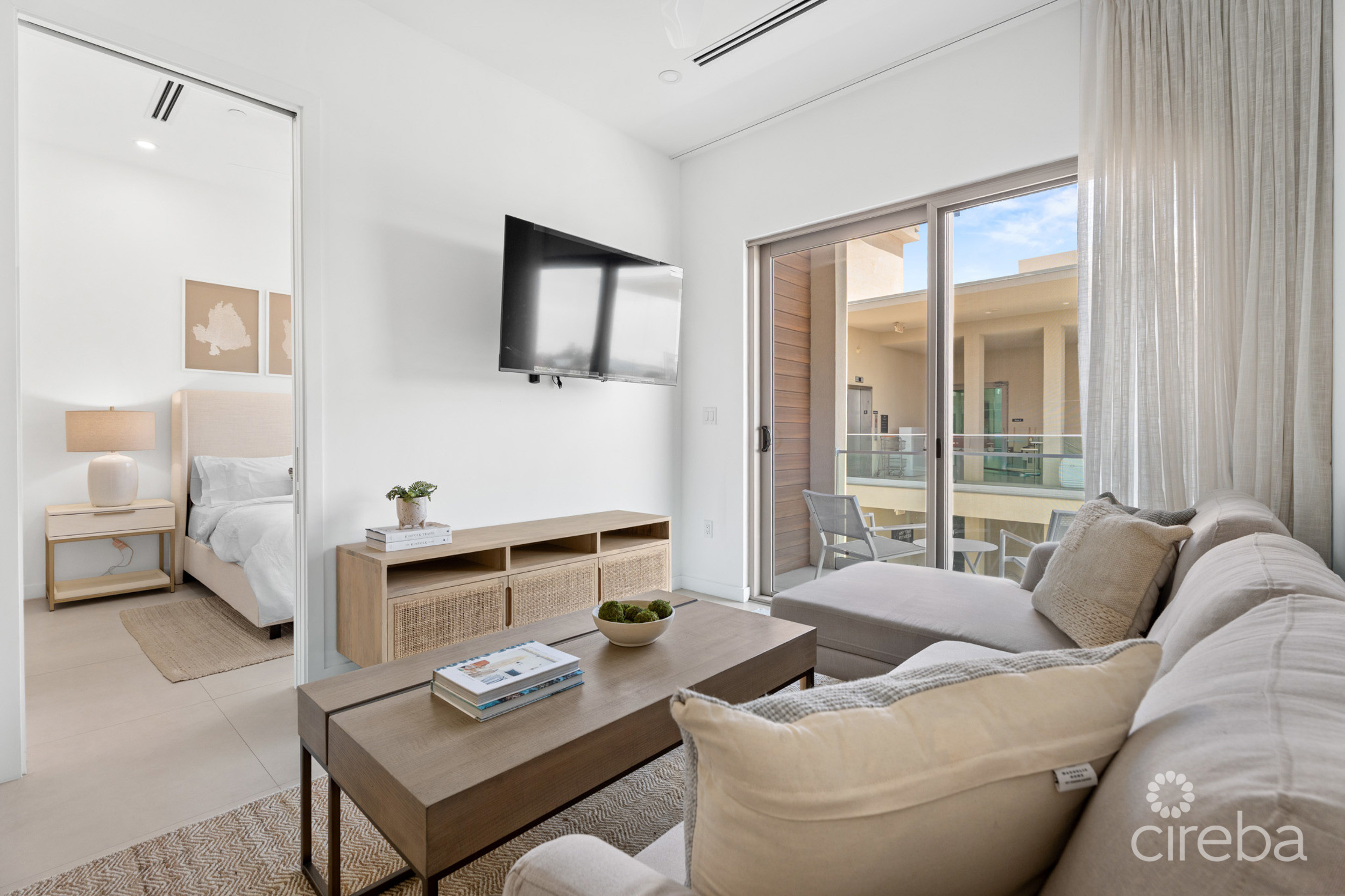 HARBOUR WALK 202 | 1 BED + DEN | CORNER UNIT