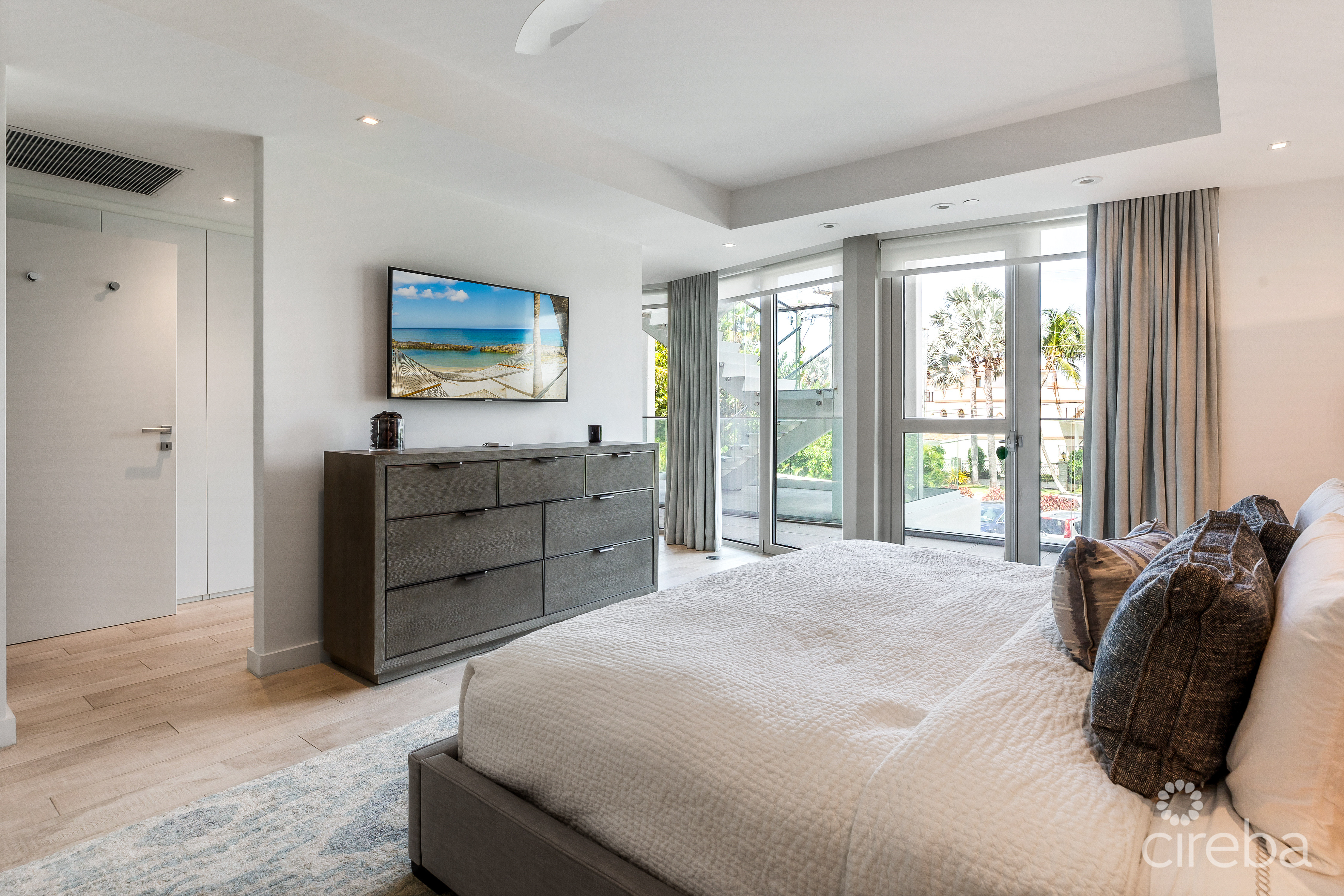 TIDES –  BEACHFRONT, LUXURY 4 BEDROOM CONDO WITH TERRACE