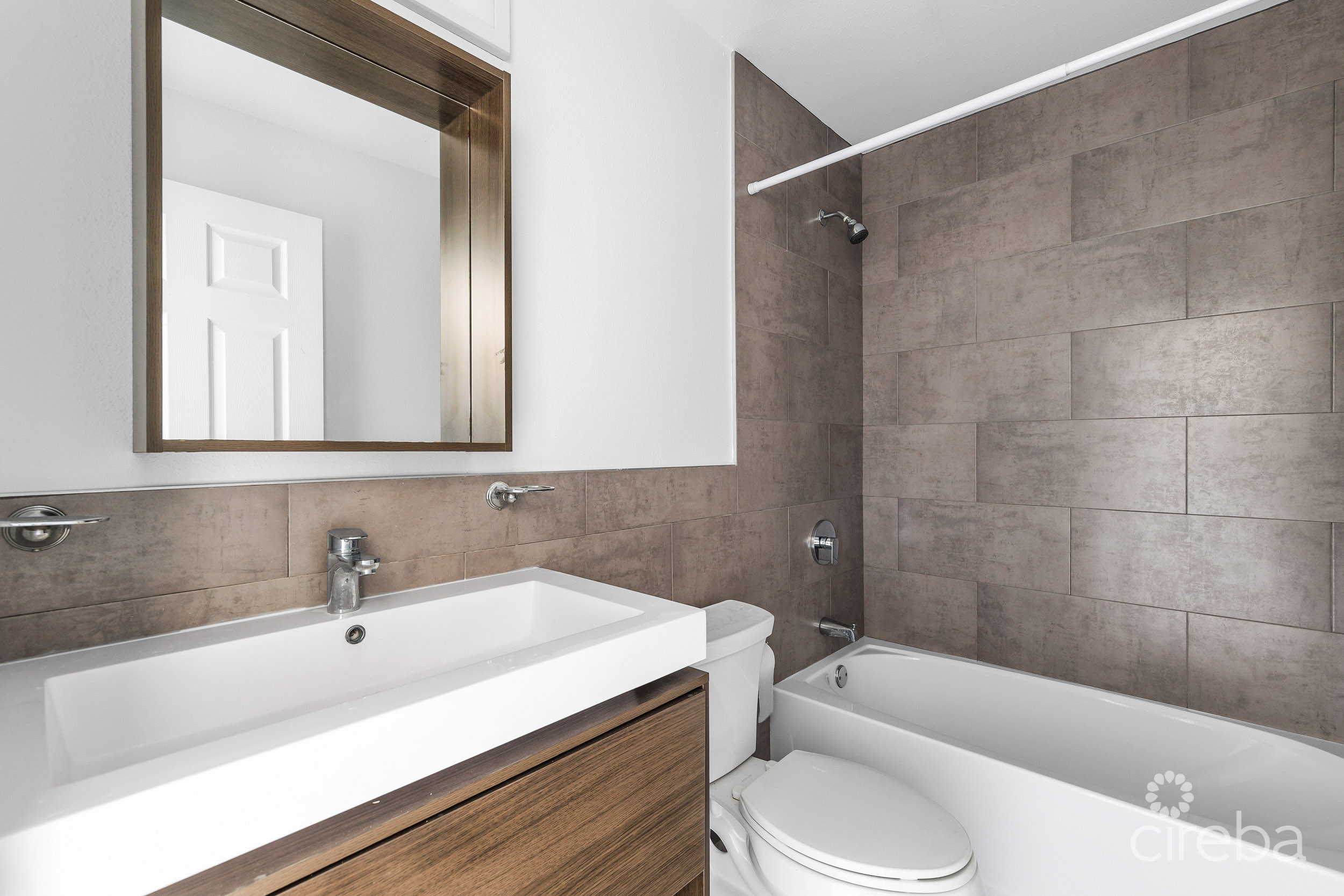 SANDSCAPE RESIDENCES #4