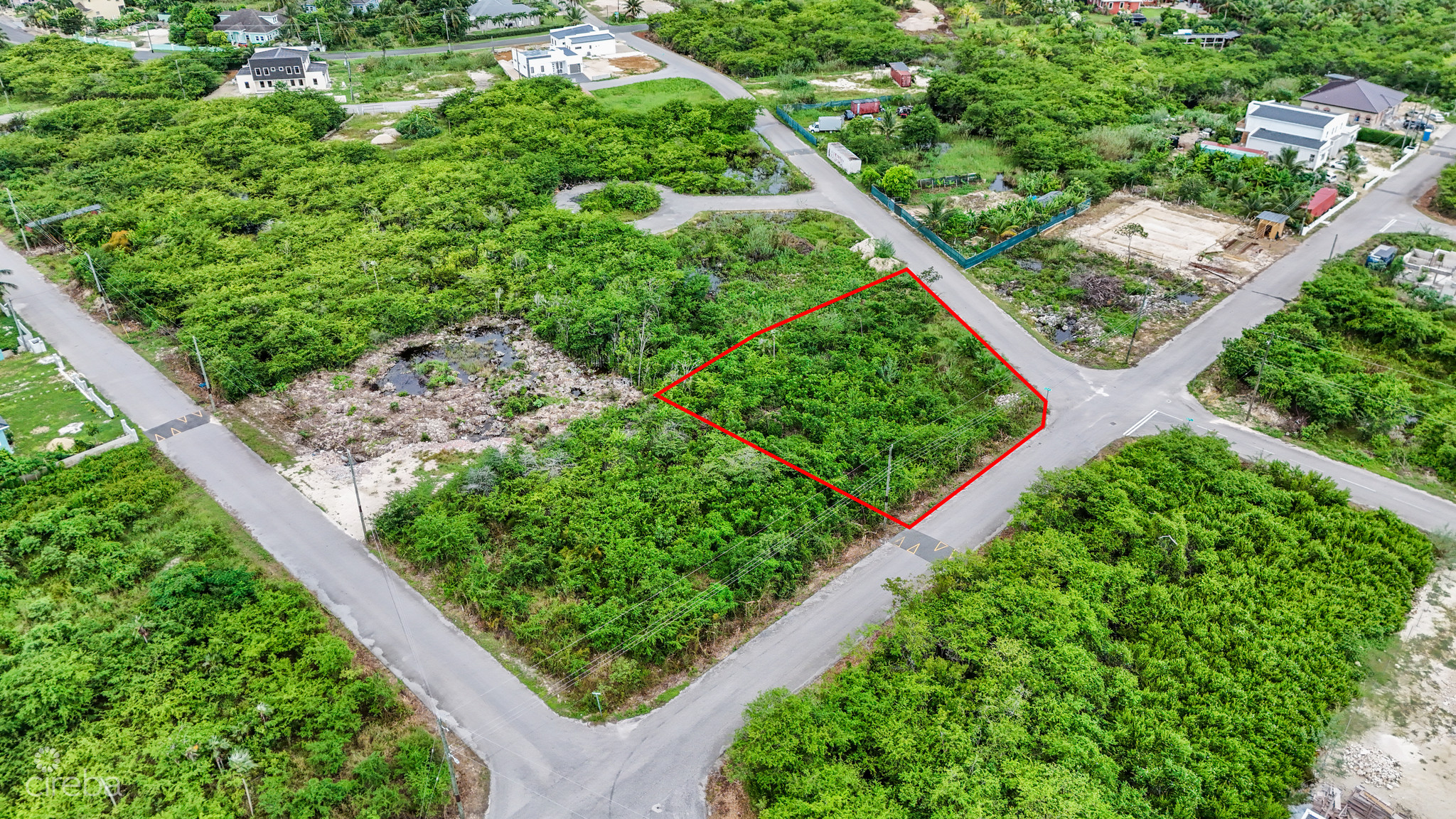LARGE CORNER LOT .366 ACRE IN LOOKOUT GARDENS