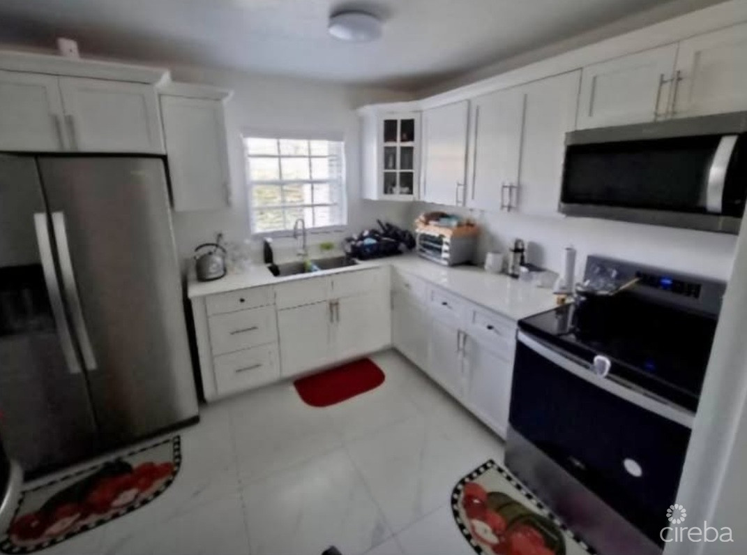 SPRINGFIELD COURTS – 2 BR 2.5 BATH