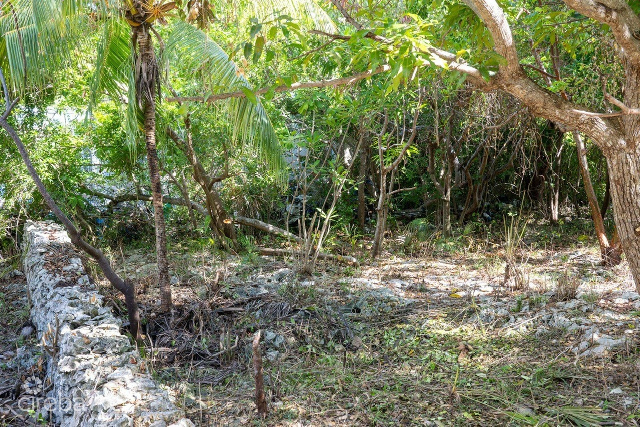 EXCEPTIONAL CORNER LOT IN PRIME CAYMAN BRAC LOCATION – READY TO BUILD