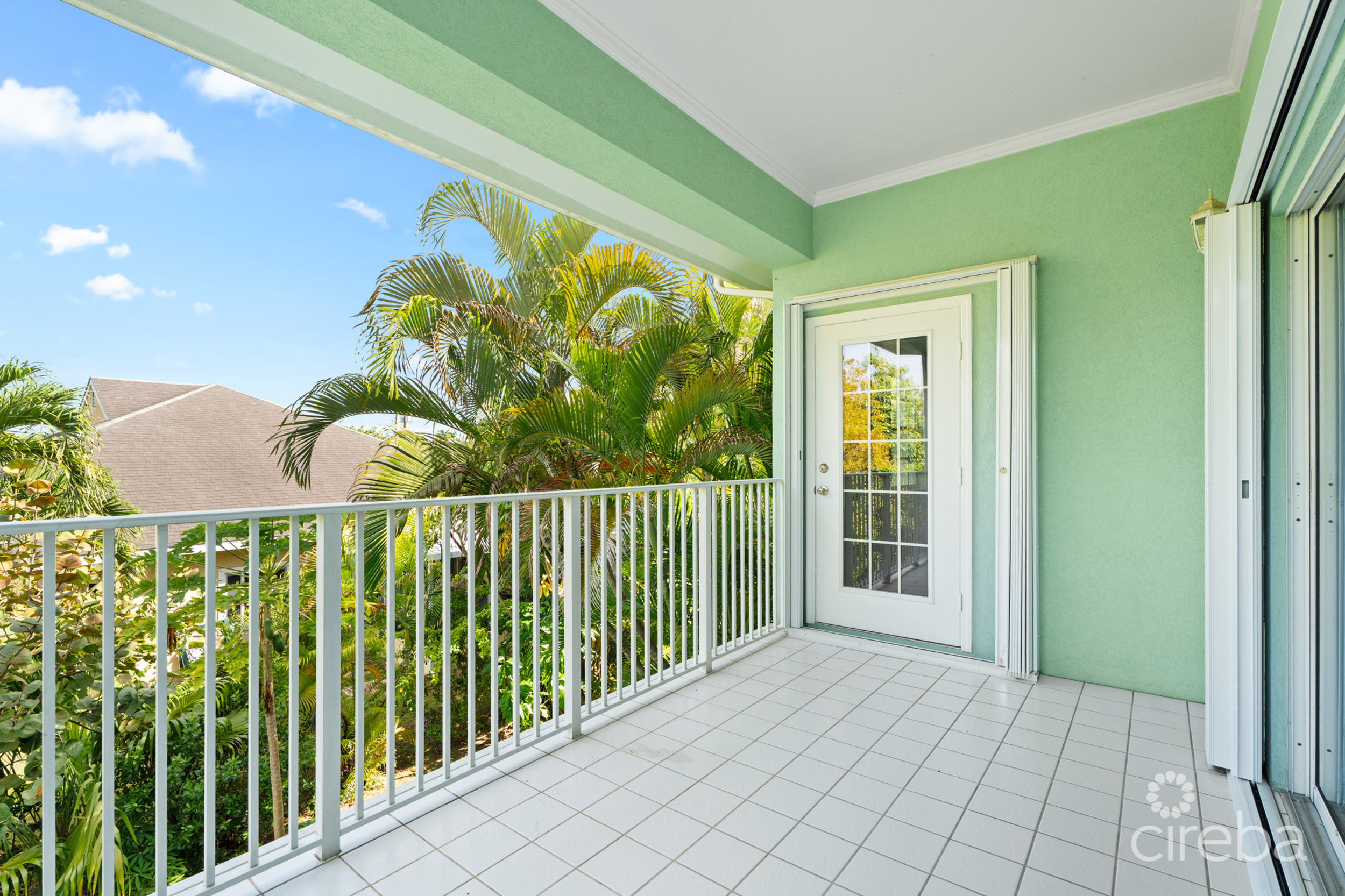 SPACIOUS 3 BEDROOM APARTMENT IN SOUTH SOUND!