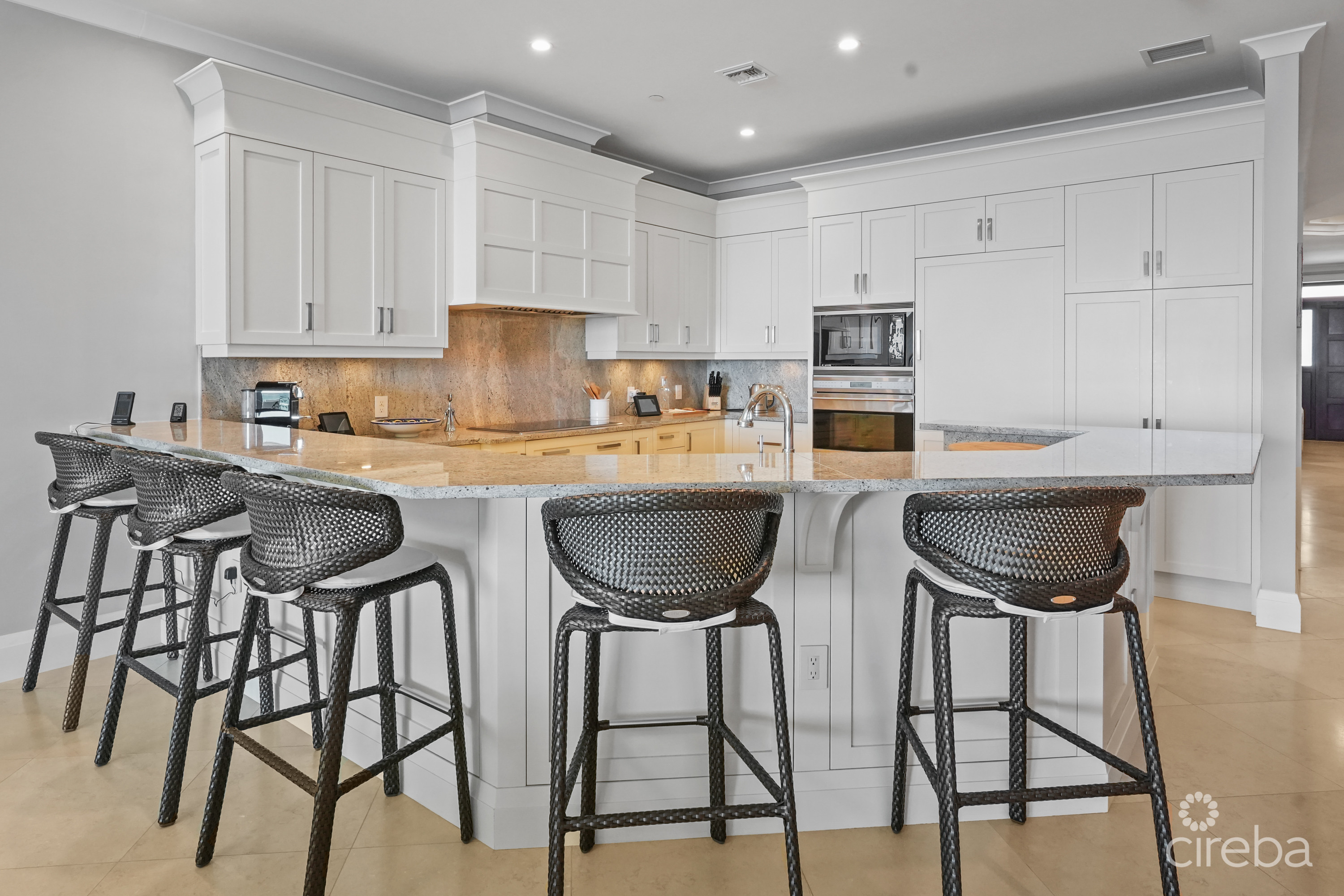 THE WATERCOLOURS 503, SEVEN MILE BEACH