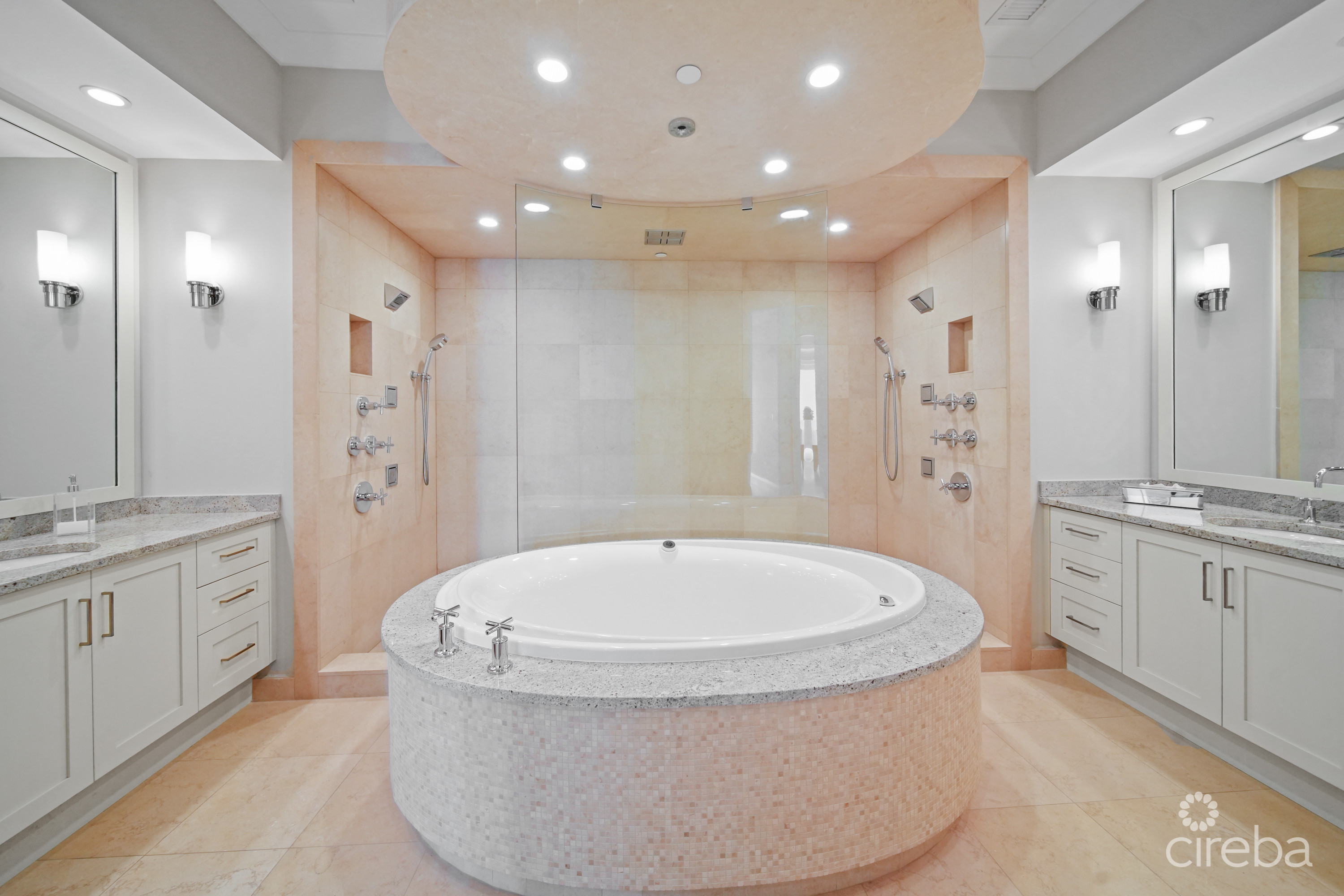 THE WATERCOLOURS 503, SEVEN MILE BEACH