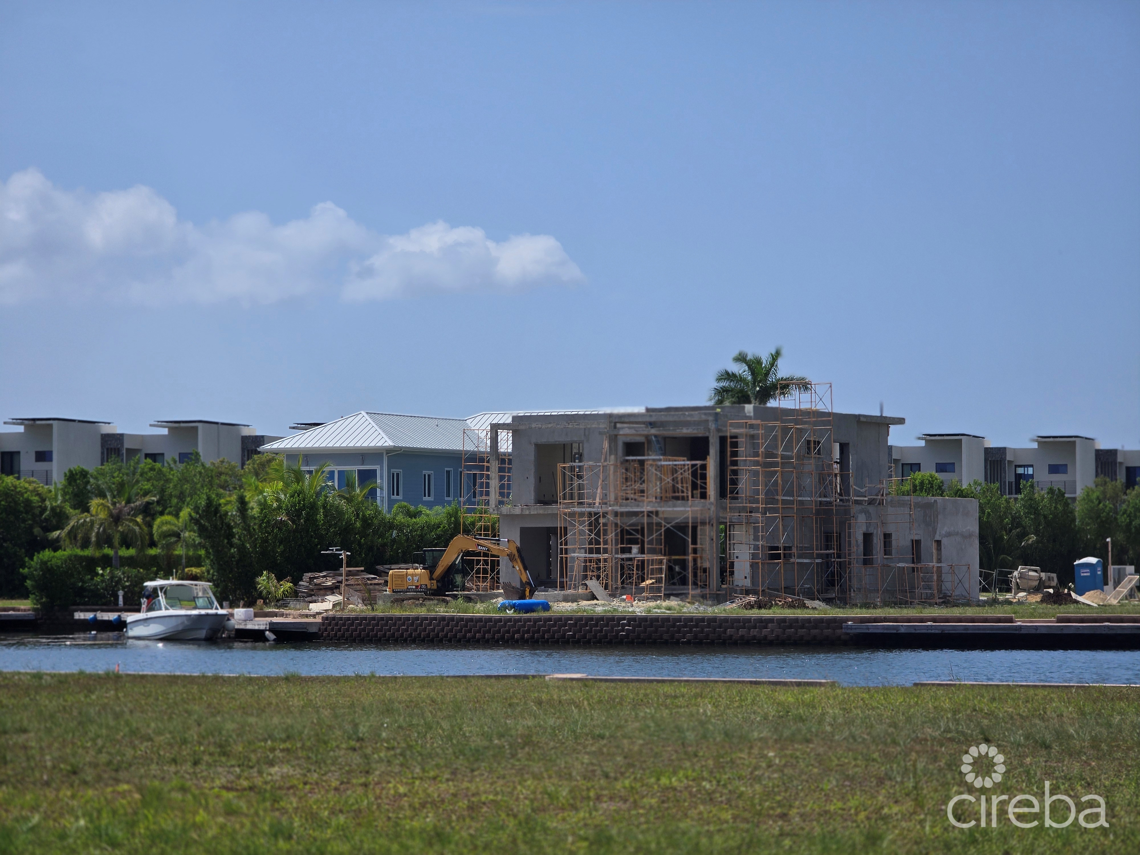 HARBOUR REACH CANAL FRONT EXECUTIVE HOME