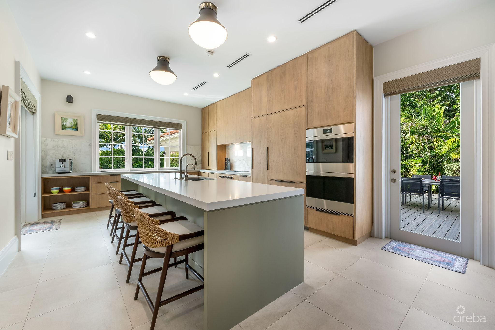 4 BED CANAL FRONT VILLA – VISTA DEL MAR