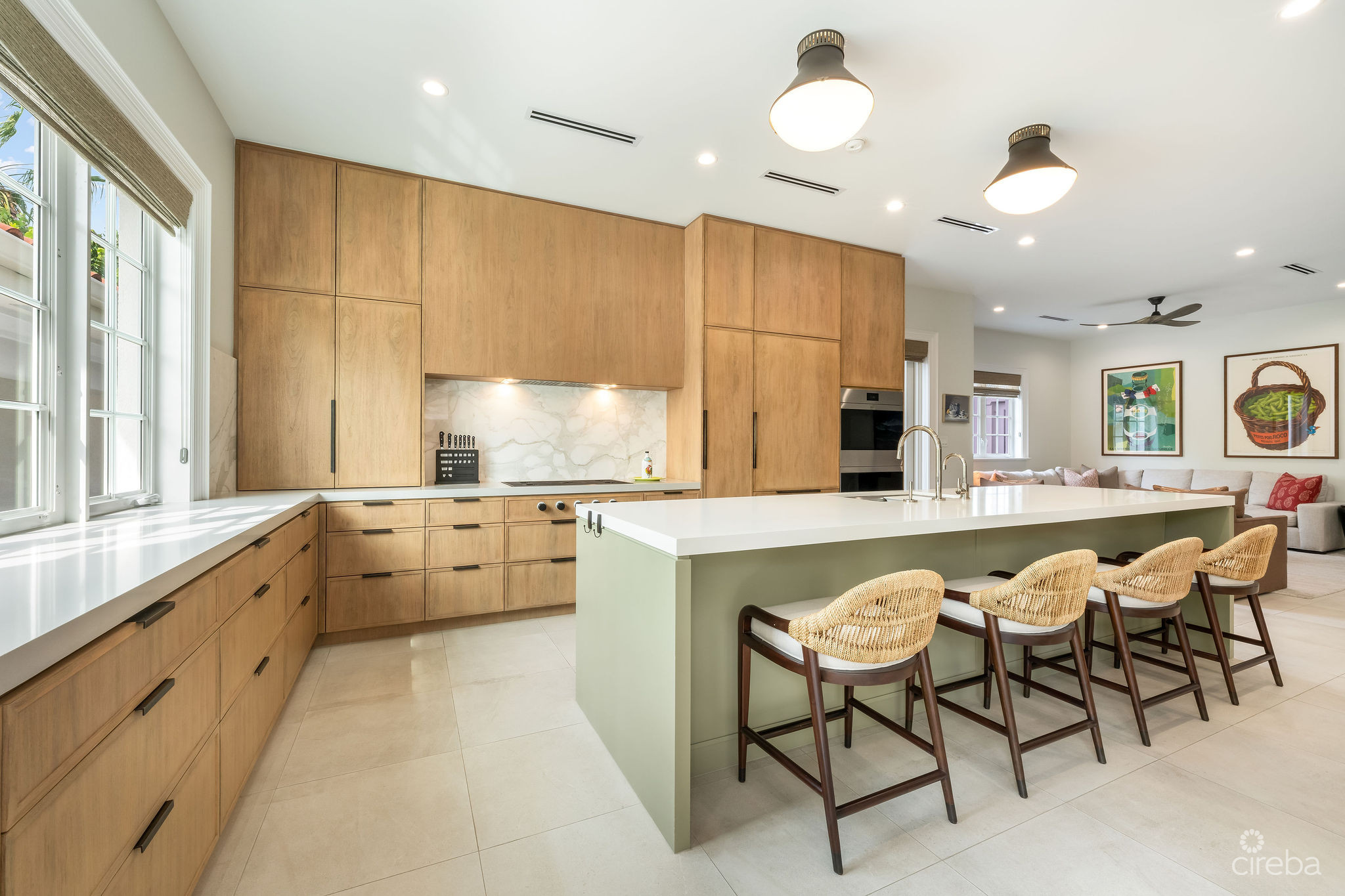 4 BED CANAL FRONT VILLA – VISTA DEL MAR