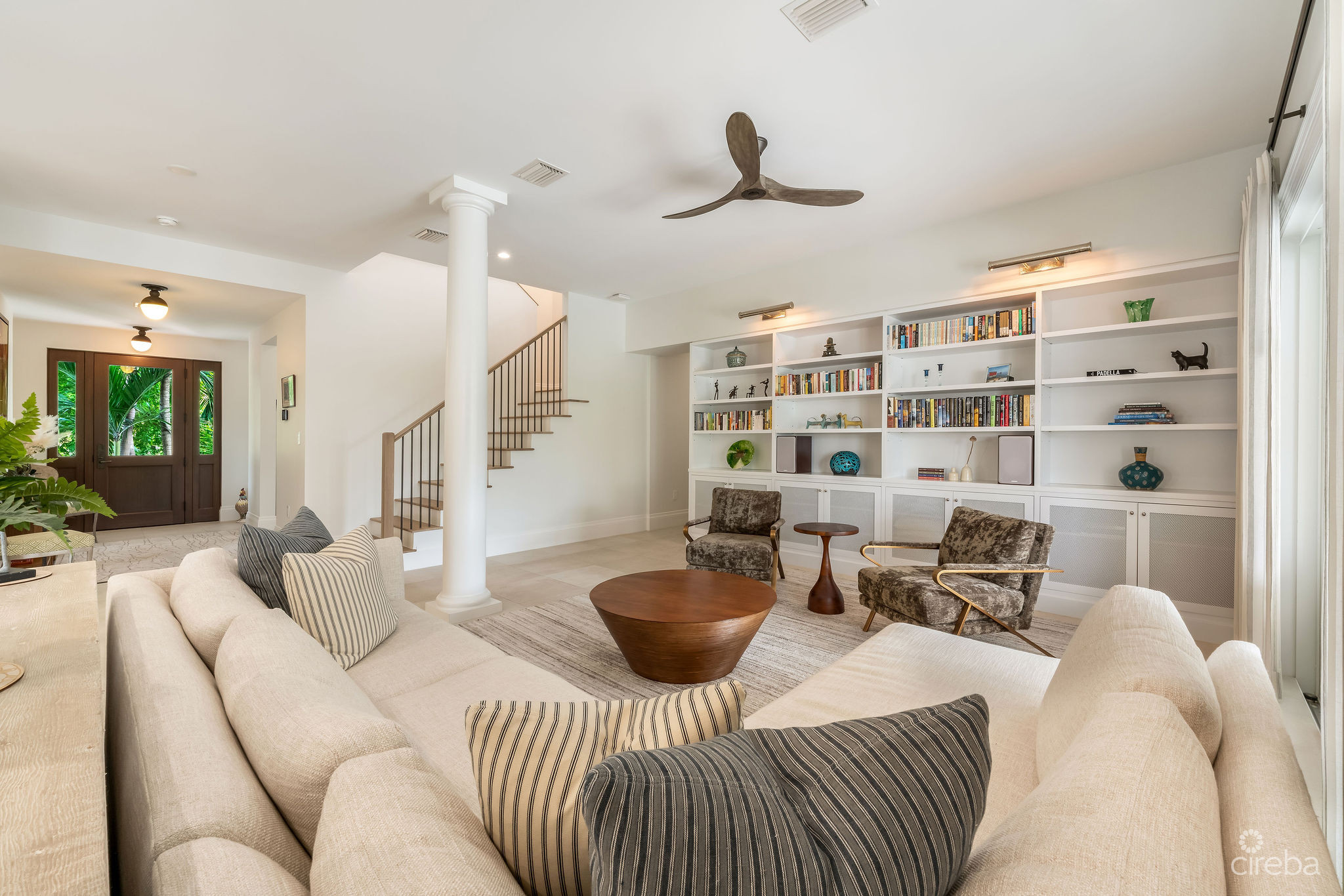 4 BED CANAL FRONT VILLA – VISTA DEL MAR