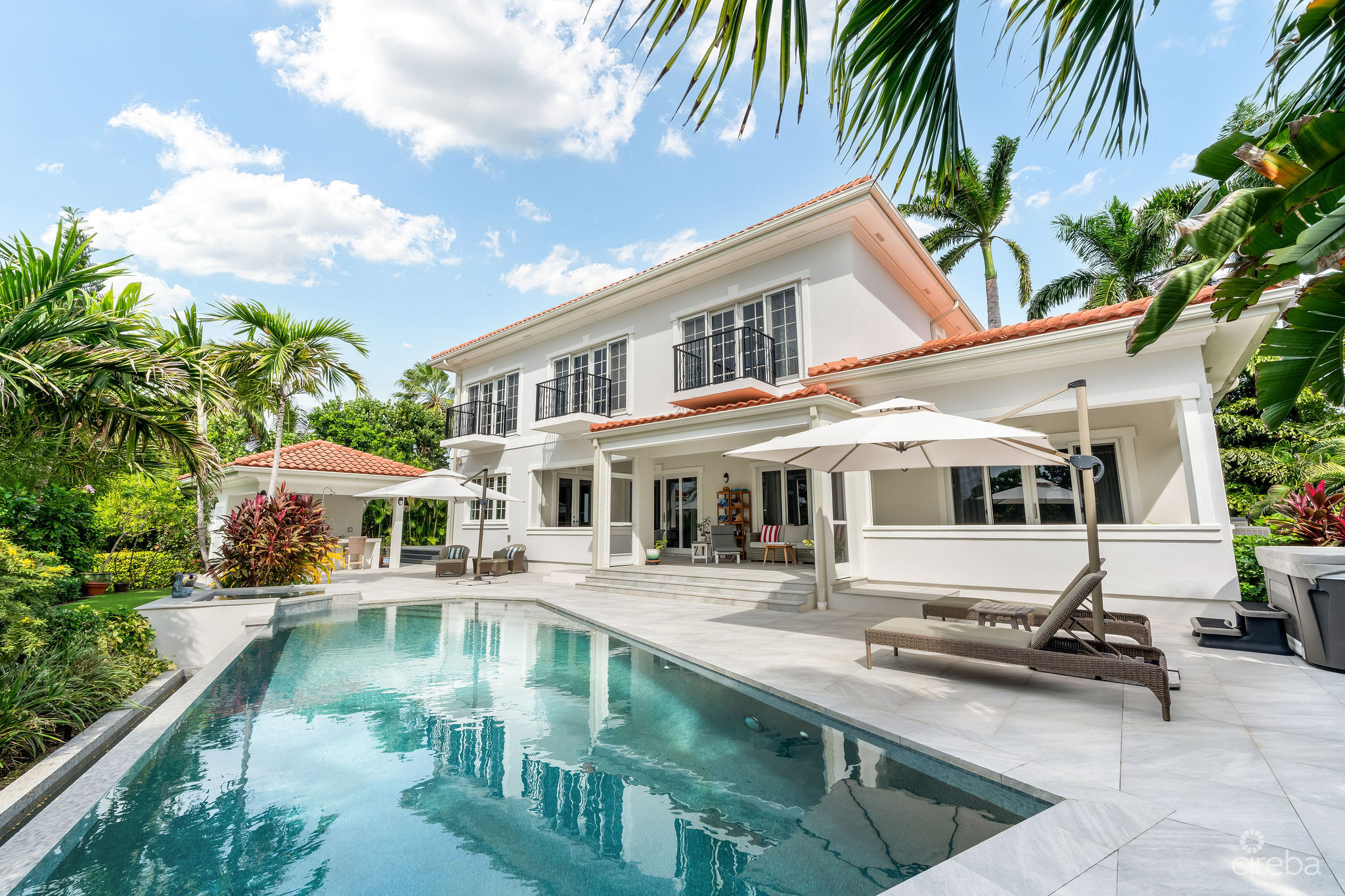 4 BED CANAL FRONT VILLA – VISTA DEL MAR