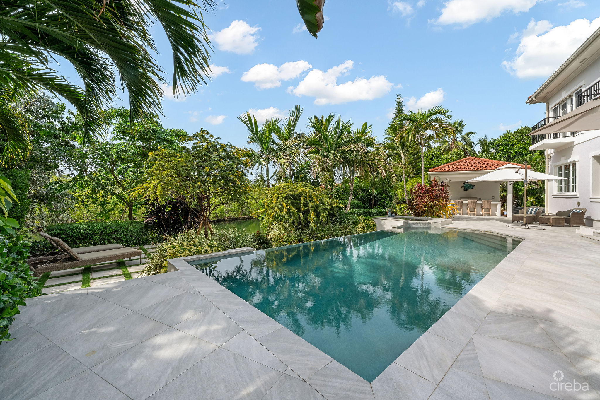 4 BED CANAL FRONT VILLA – VISTA DEL MAR