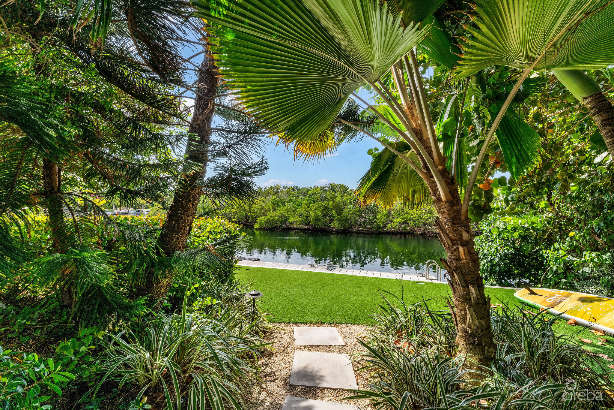 4 BED CANAL FRONT VILLA – VISTA DEL MAR