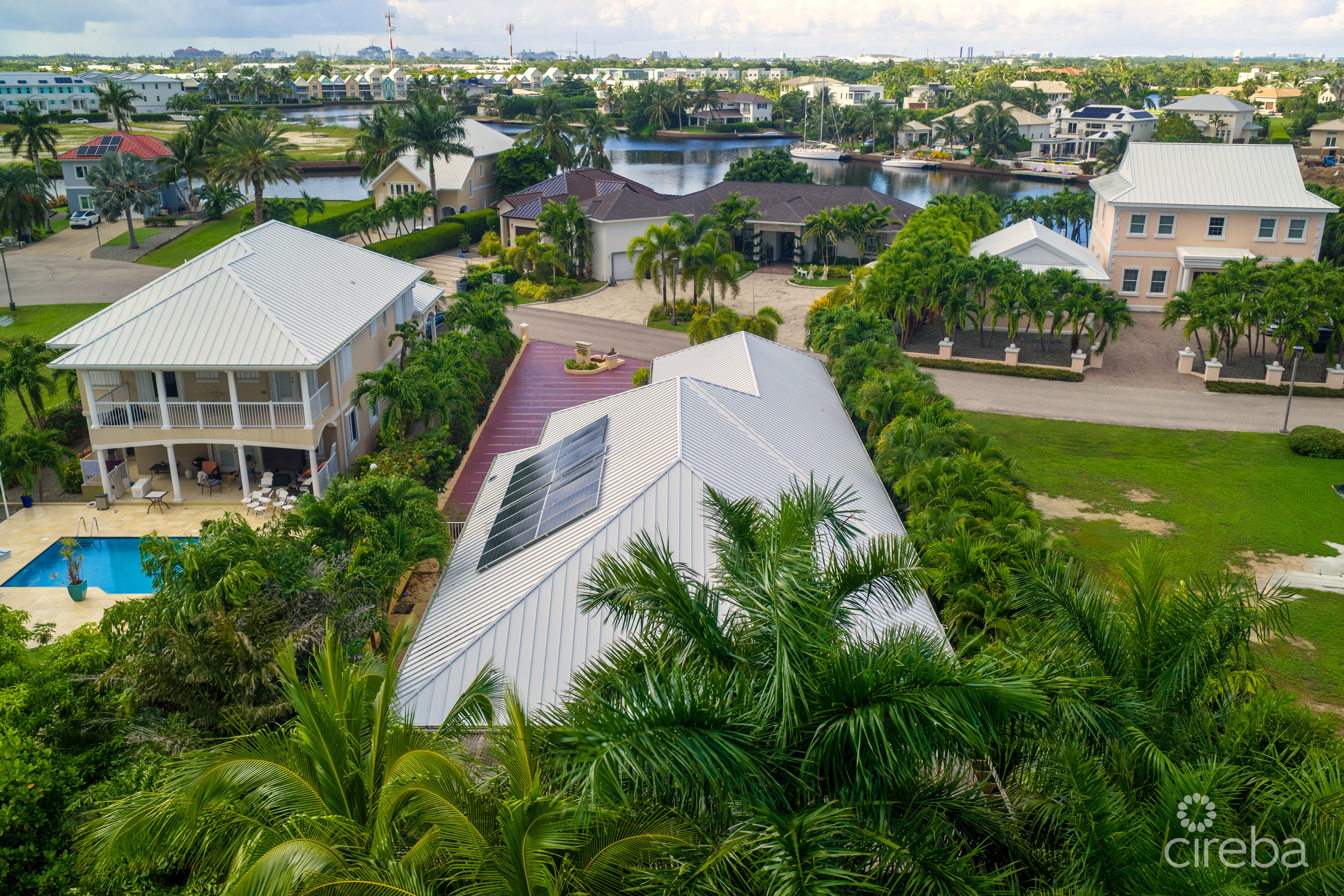 BIMINI DRIVE - LARGE FAMILY HOME IN GATED GRAND HARBOUR COMMUNITY