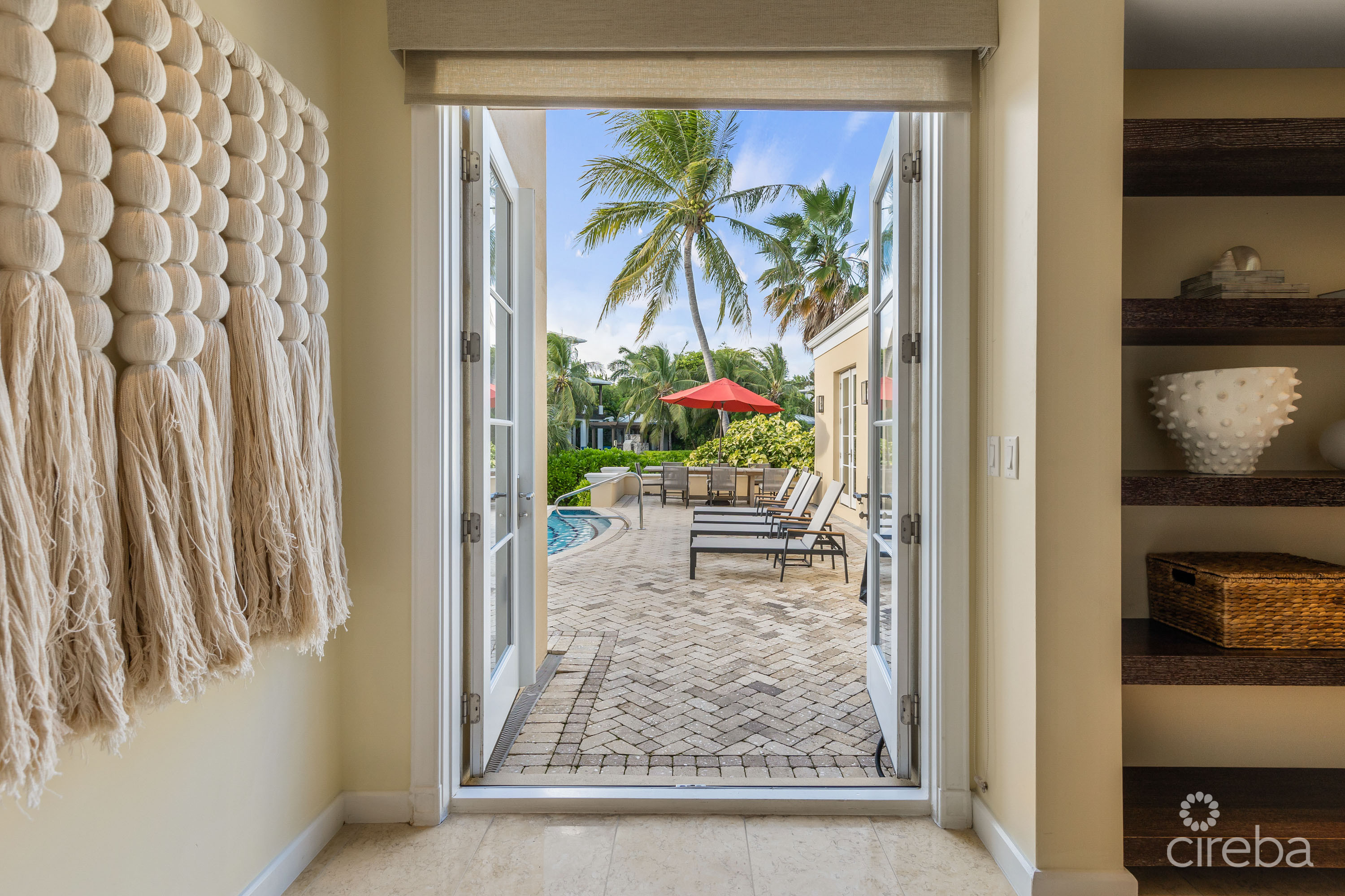 RITZ CARLTON - EXCLUSIVE RESORTS RESIDENCE