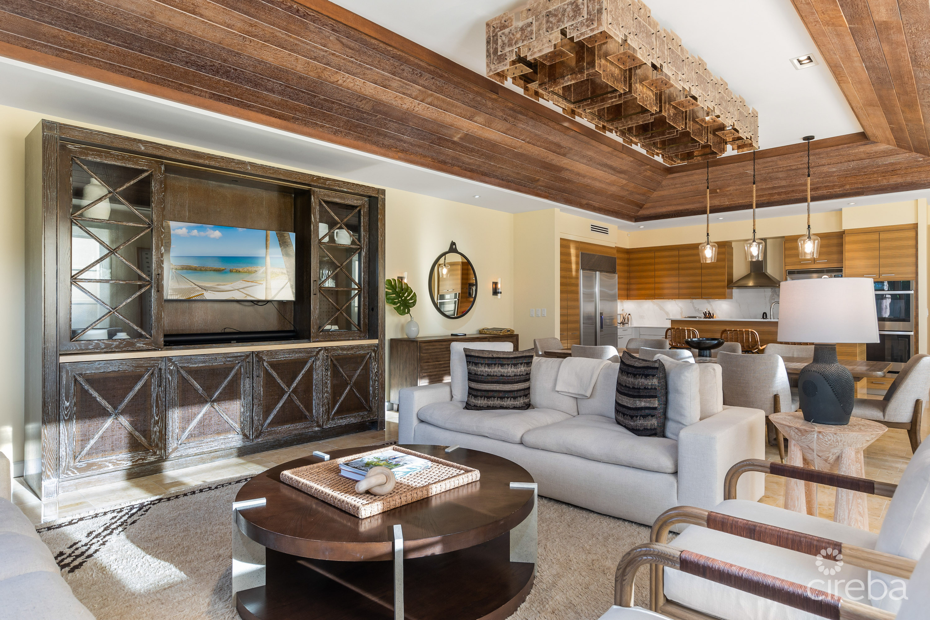 RITZ CARLTON – EXCLUSIVE RESORTS RESIDENCE