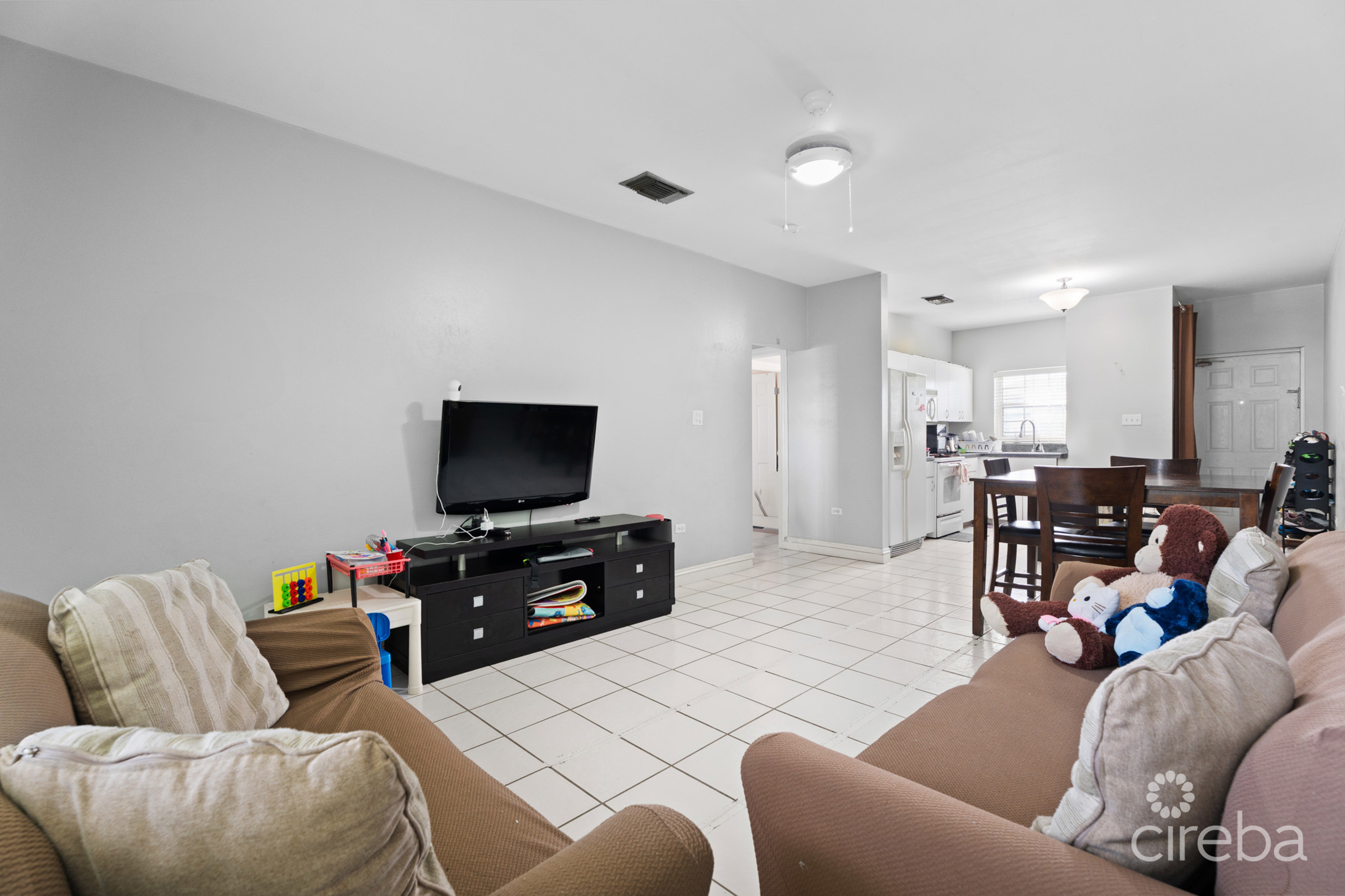 SILVER OAKS CONDO – 2 BED, 2 BATH . SECOND FLOOR