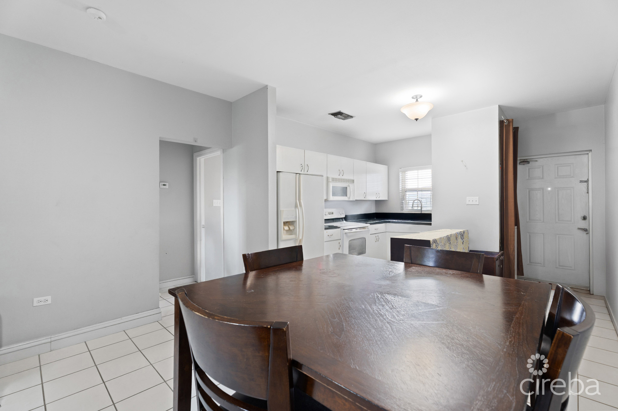 SILVER OAKS CONDO – 2 BED, 2 BATH . SECOND FLOOR