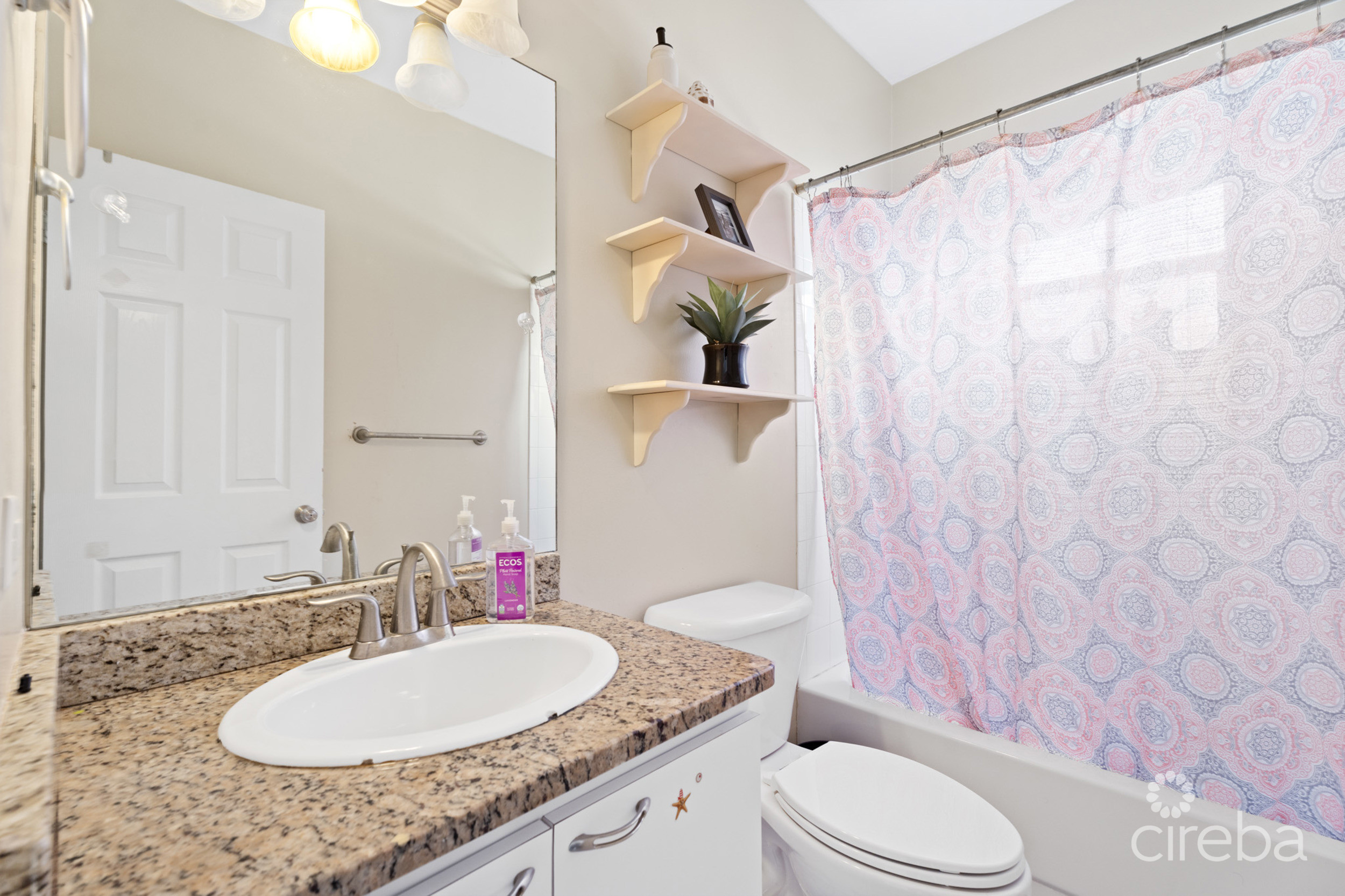 SILVER OAKS CONDO – 2 BED, 2 BATH . SECOND FLOOR