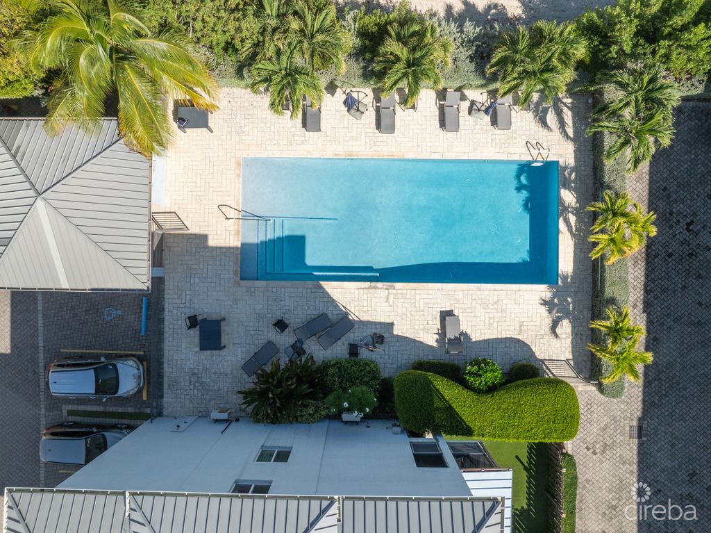 SOUTH BAY ESTATES – 4 BED TOWNHOME WITH EXCEPTIONAL FLOOR PLAN