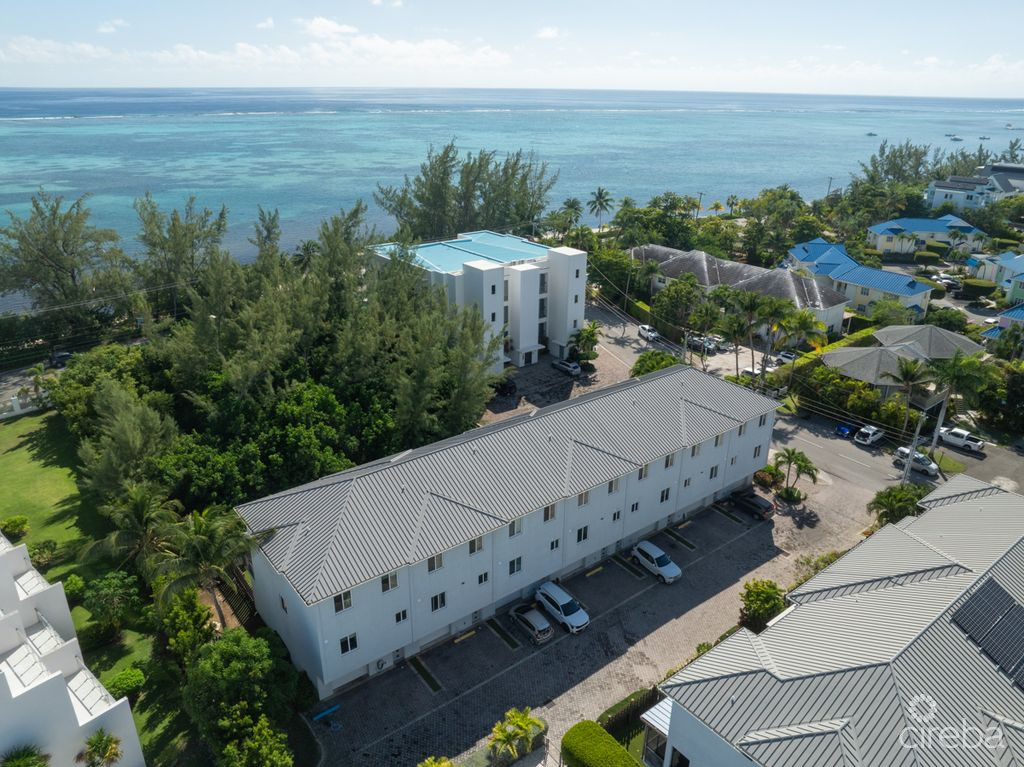 SOUTH BAY ESTATES – 4 BED TOWNHOME WITH EXCEPTIONAL FLOOR PLAN