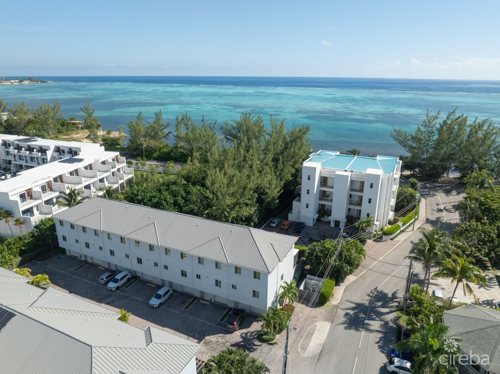 SOUTH BAY ESTATES – 4 BED TOWNHOME WITH EXCEPTIONAL FLOOR PLAN