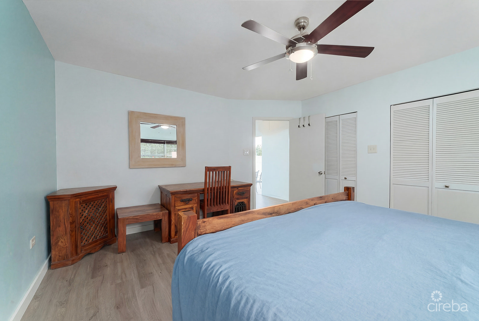 PALM SPRINGS SPACIOUS ONE BED – RARE FIND