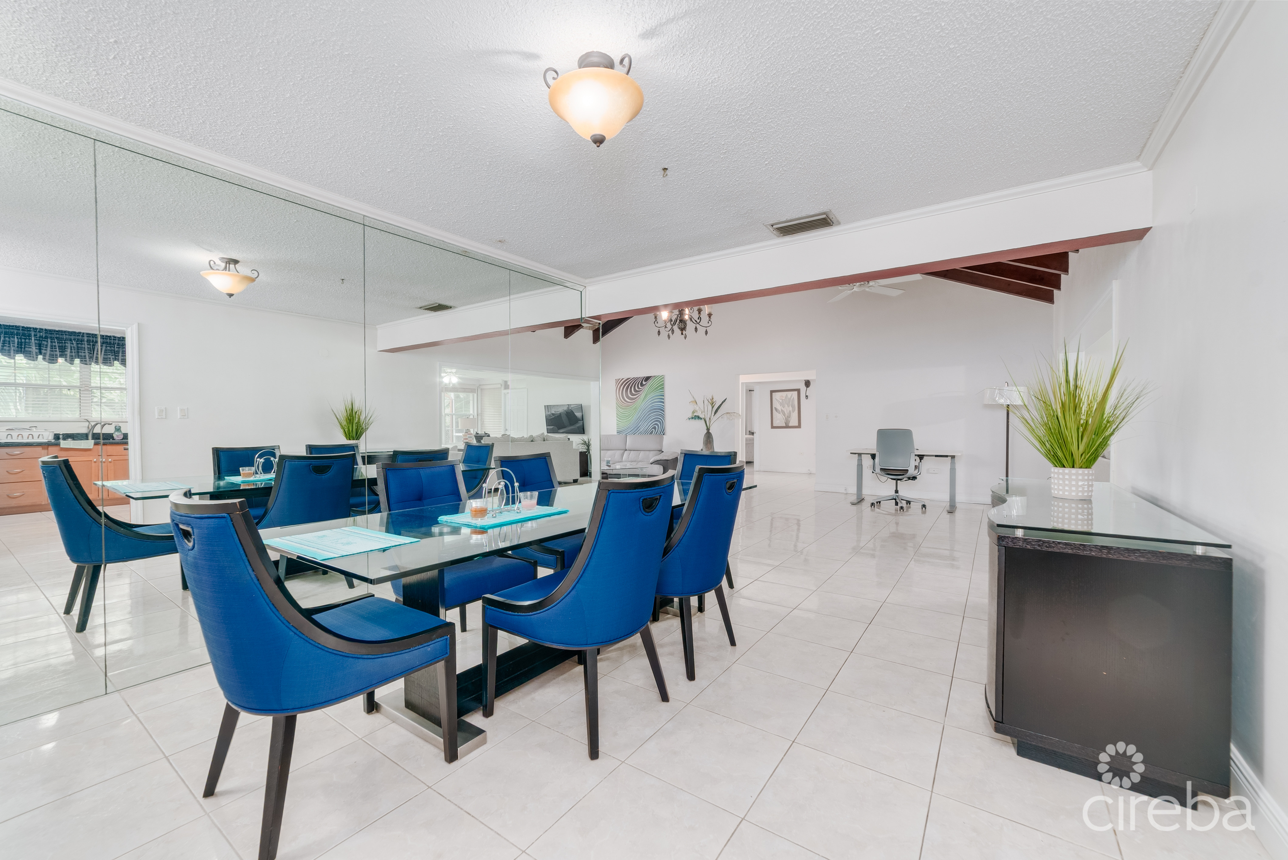 RARE OPPORTUNITY ON SMB CORRIDOR – HOME ON 0.4 ACRES