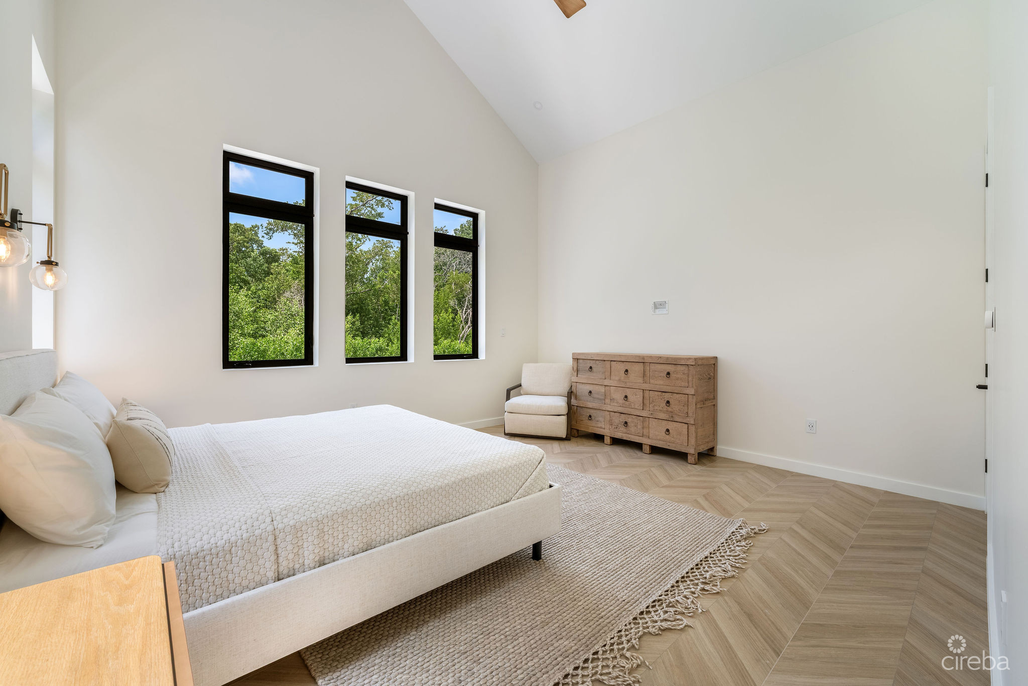 BEL AIR DR, SOUTH SOUND – CUSTOM NEW BUILD