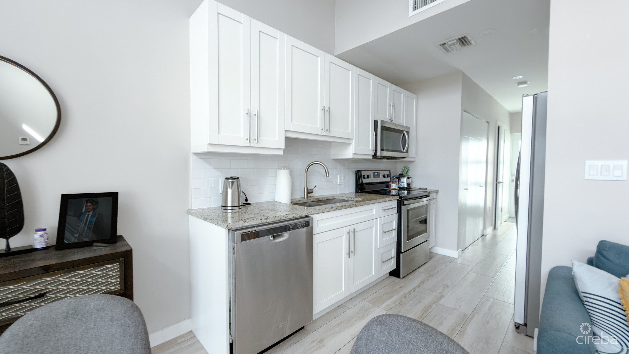 DOWNTOWN REACH 1 BED CONDO