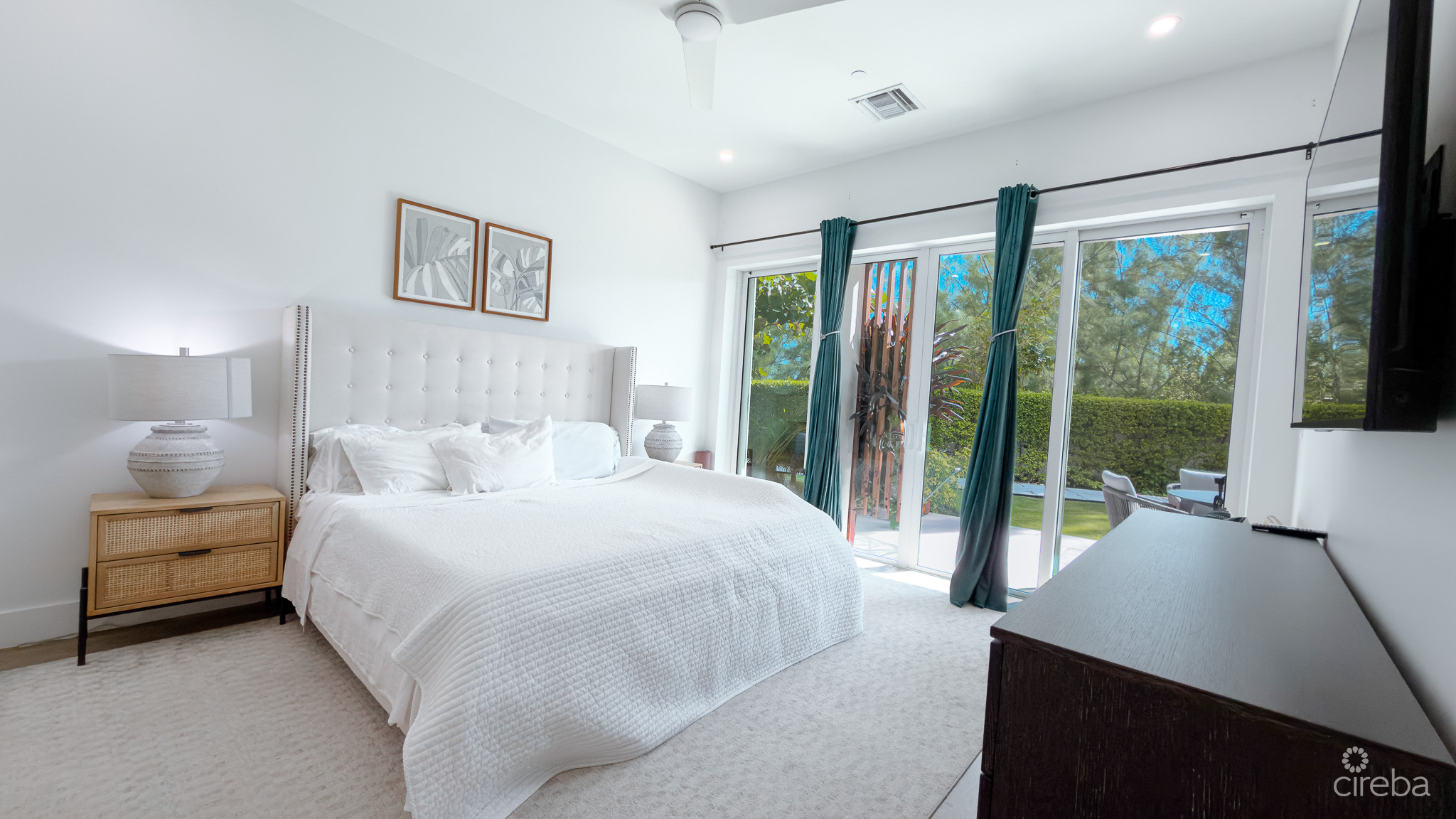 AURA 3 BED CORNER CONDO