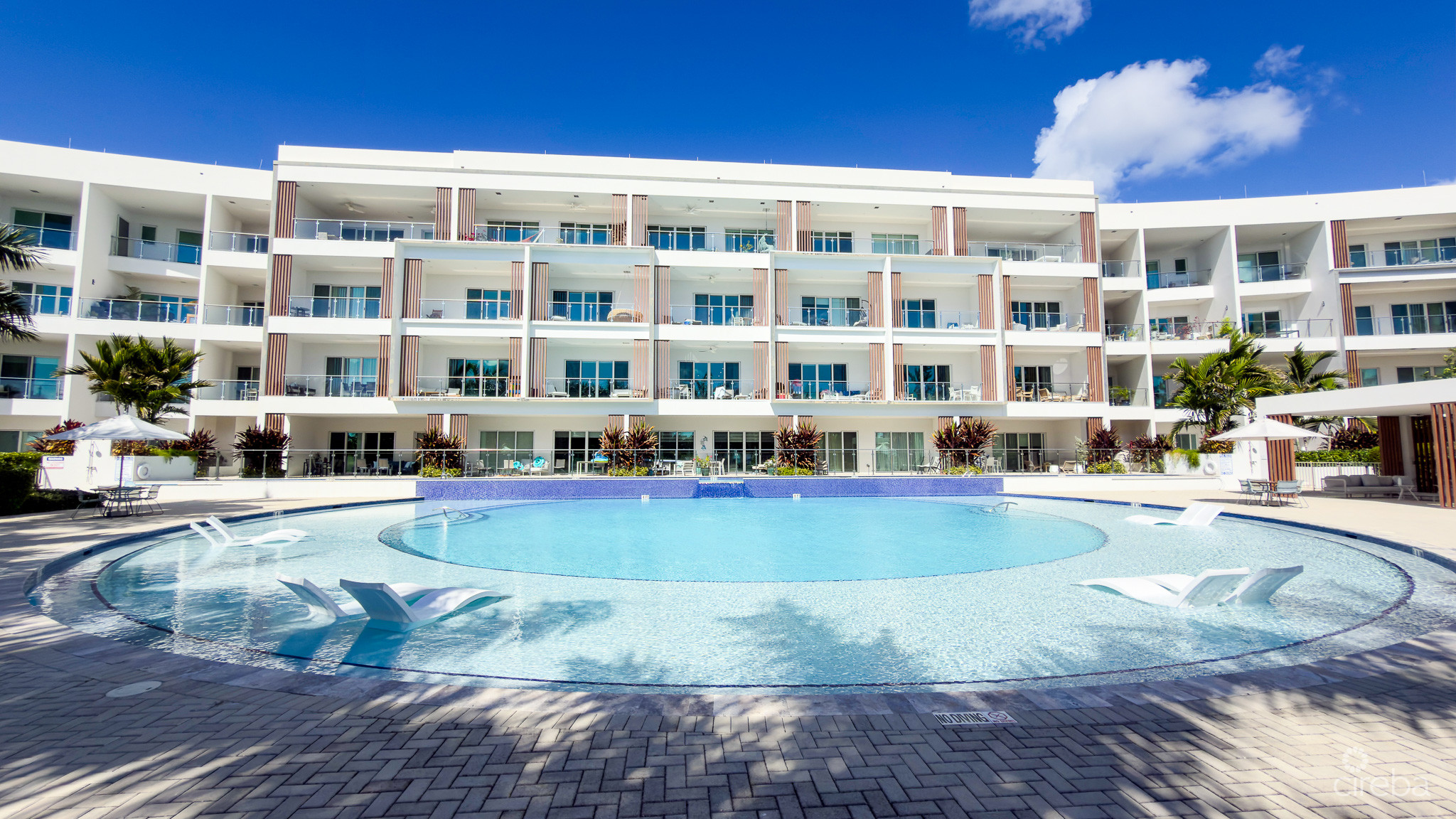 AURA TOWNHOUSE 2 BED PLUS DEN