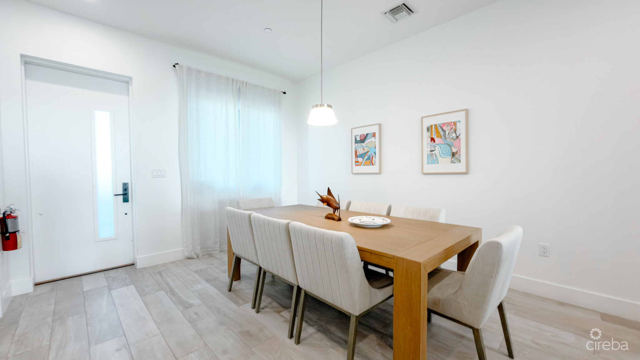 AURA TOWNHOUSE 2 BED PLUS DEN