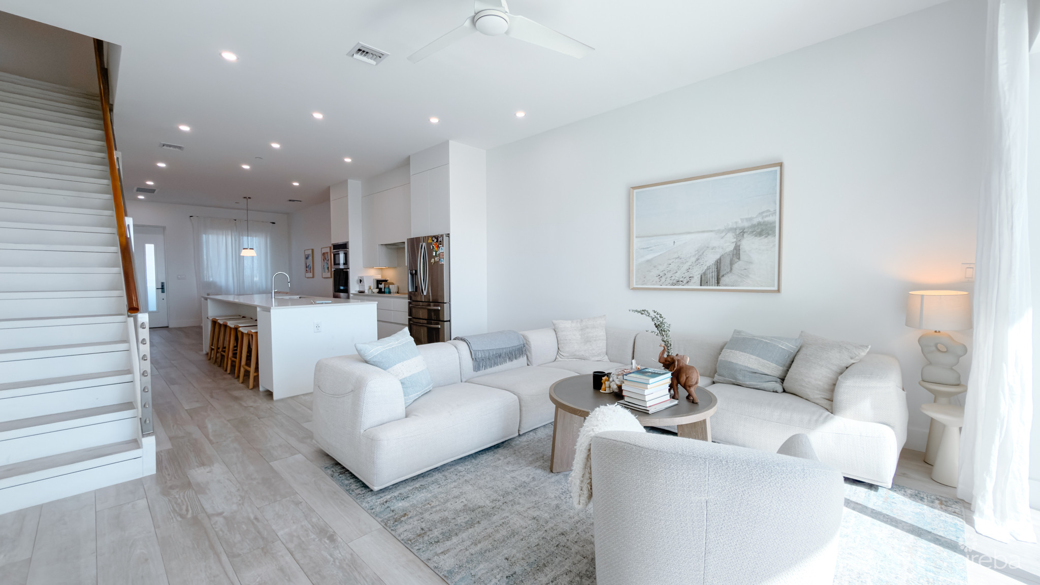 AURA TOWNHOUSE 2 BED PLUS DEN