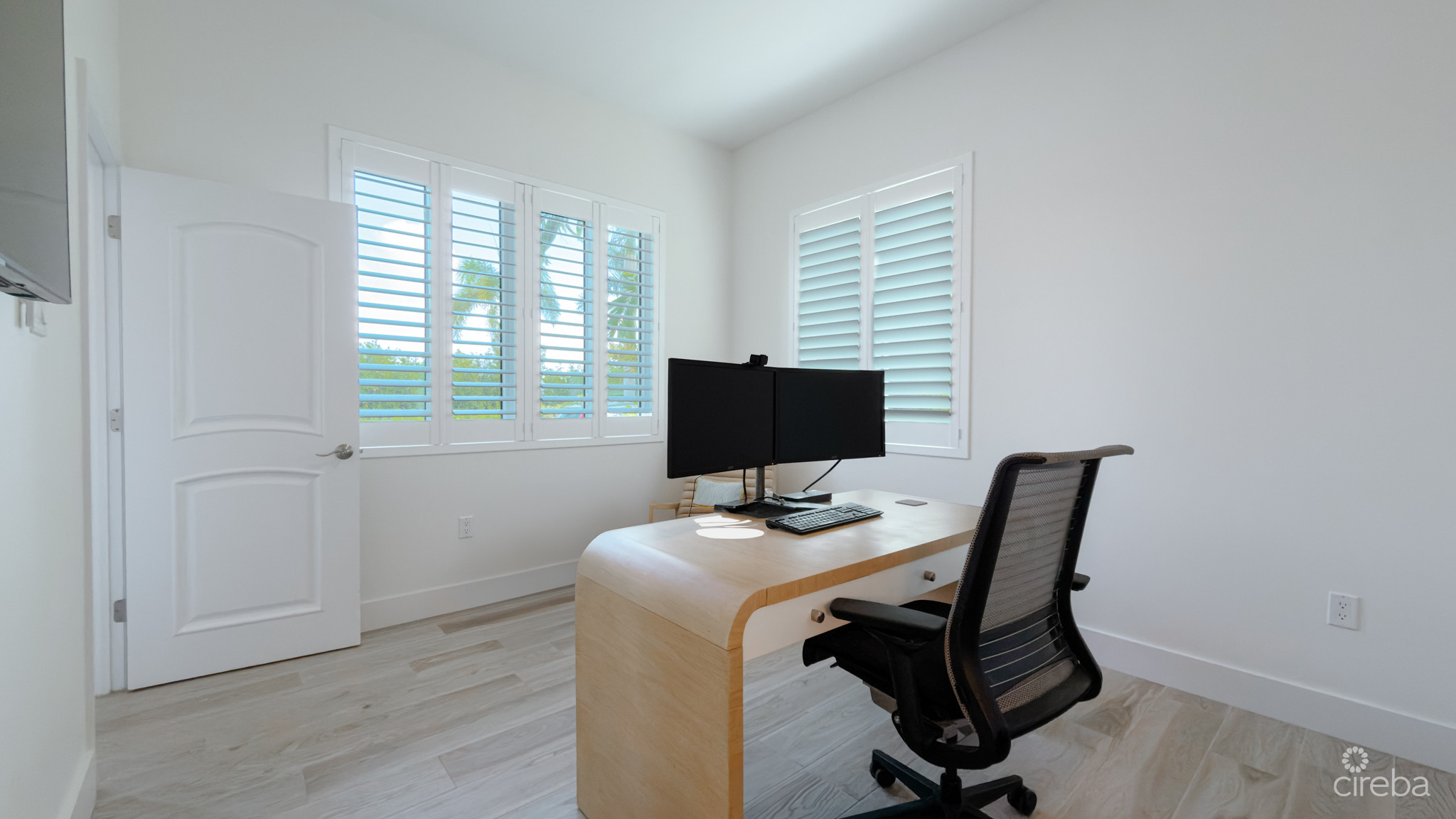 THE SHORES CANAL FRONT HOME