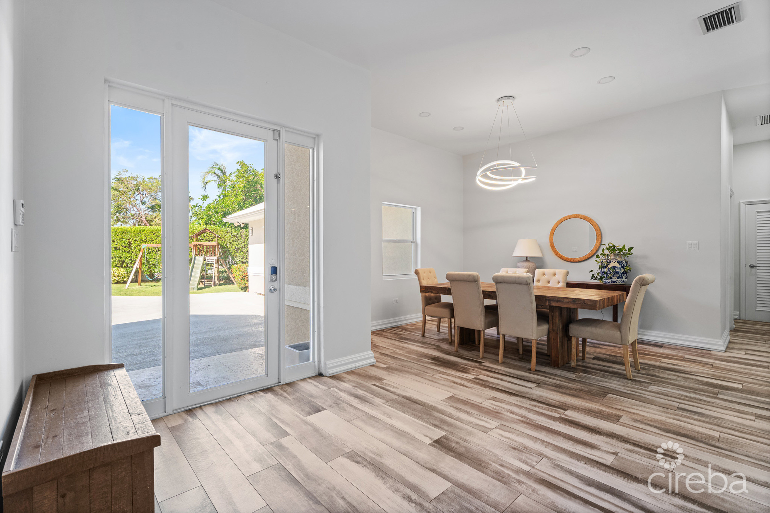 JACARANDA COURT 35, SOUTH SOUND HOME