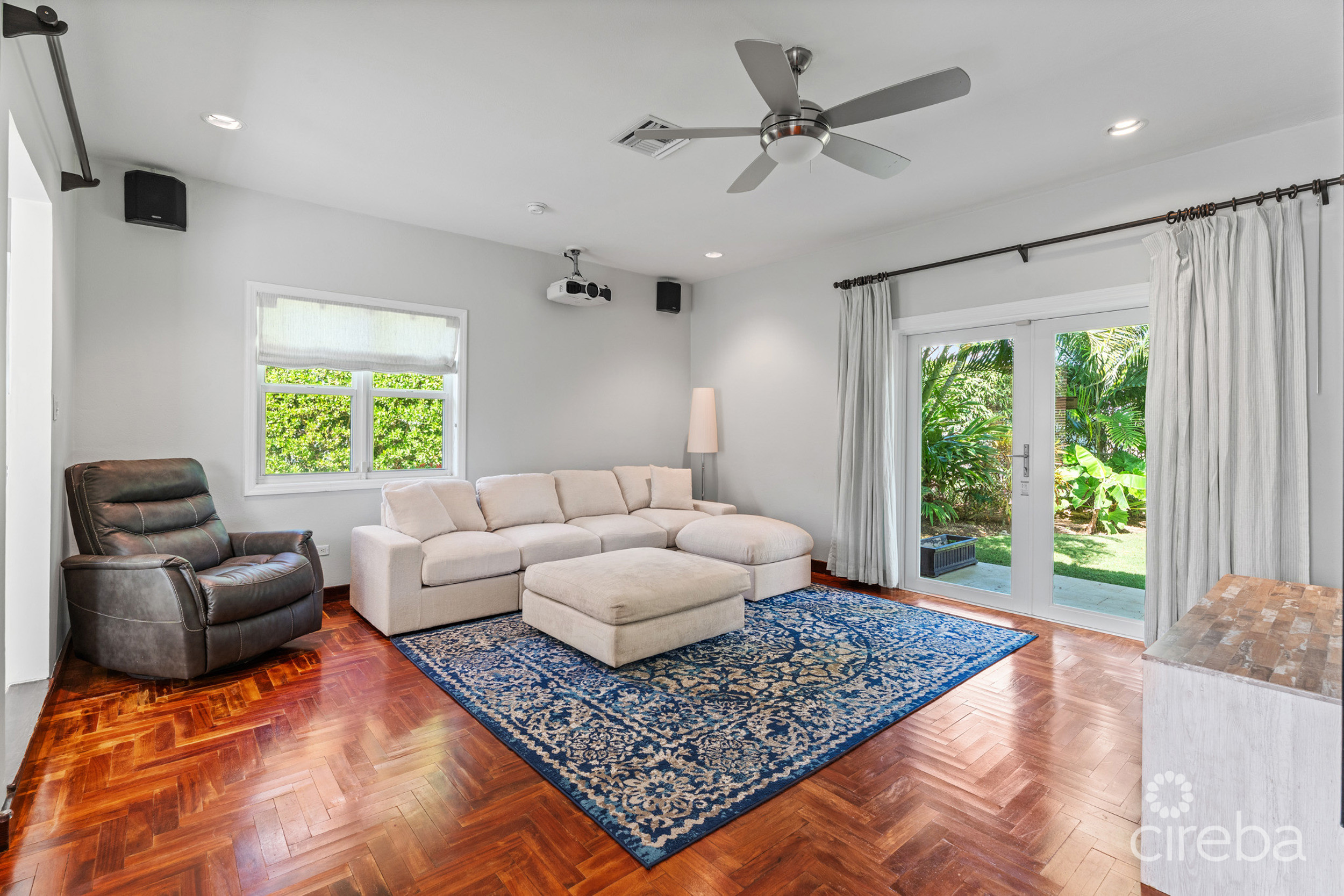 JACARANDA COURT 35, SOUTH SOUND HOME