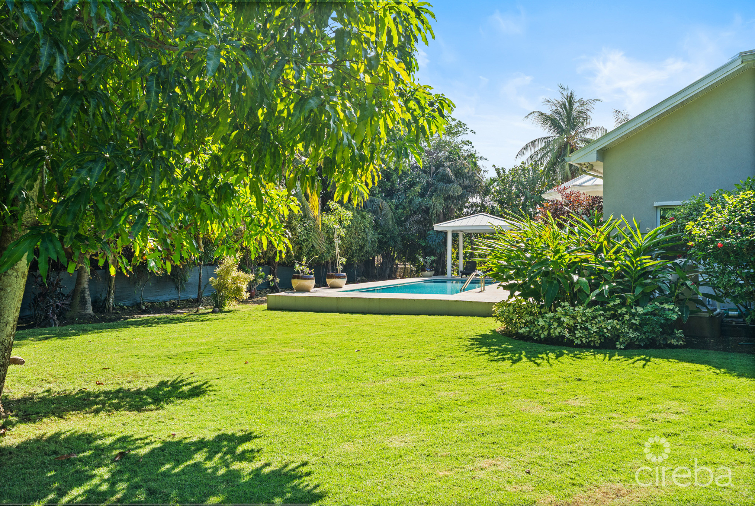 JACARANDA COURT 35, SOUTH SOUND HOME