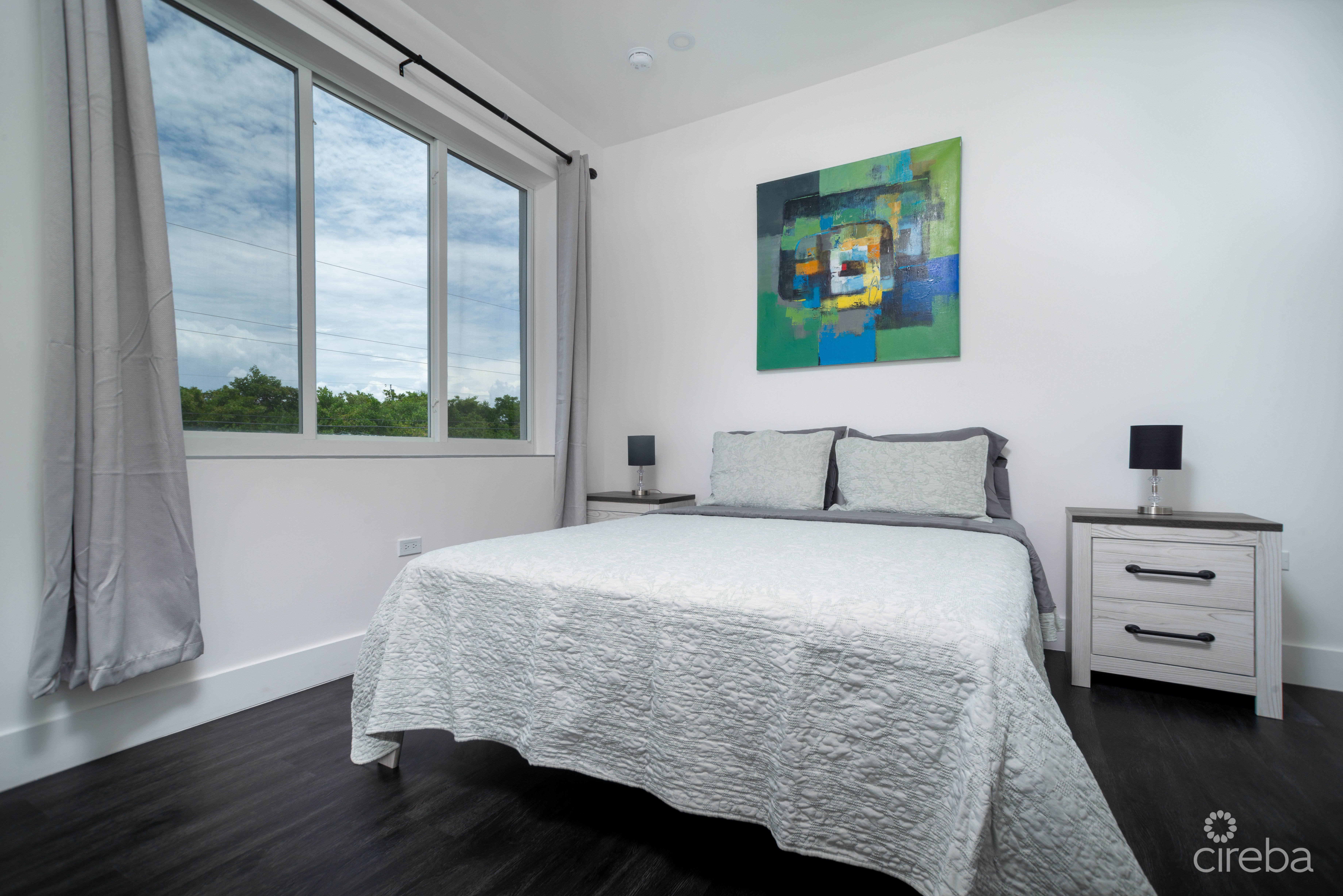 ACROSS FROM BEACH–SOUTH SOUND–3BED/3.5BATH TOWNHOUSE–FENCED YARD–THE MANTRAS