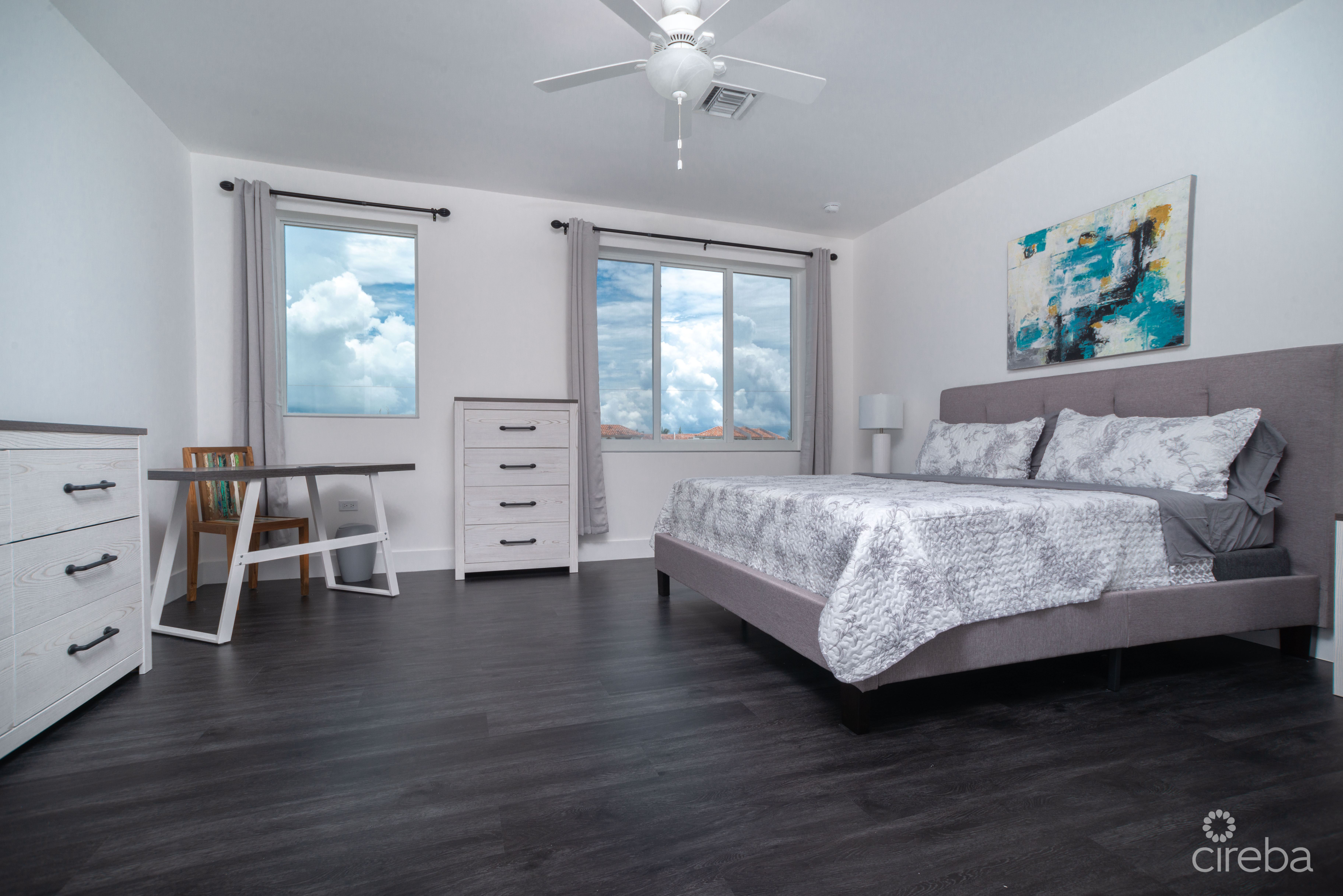 ACROSS FROM BEACH–SOUTH SOUND–3BED/3.5BATH TOWNHOUSE–FENCED YARD–THE MANTRAS