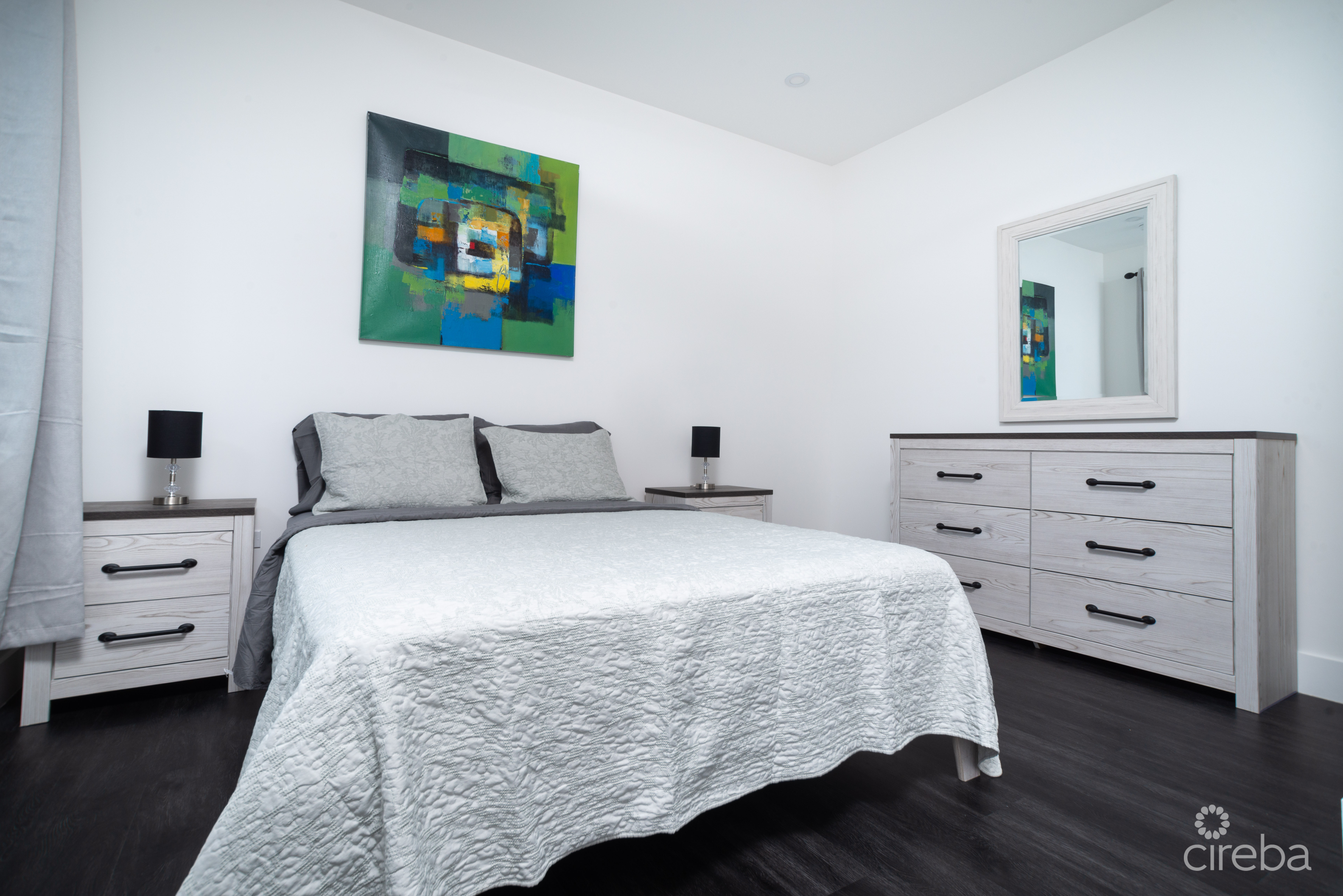 ACROSS FROM BEACH–SOUTH SOUND–3BED/3.5BATH TOWNHOUSE–FENCED YARD–THE MANTRAS