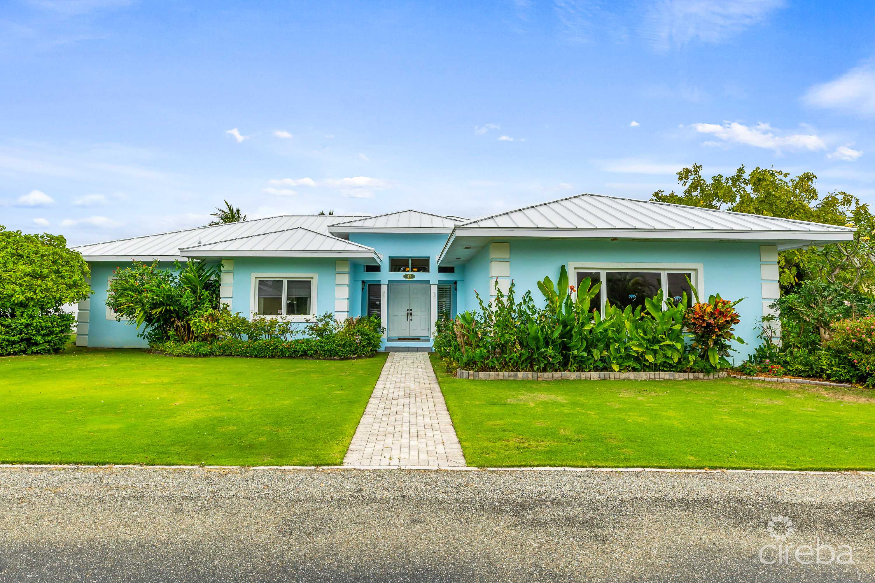 SNUG HARBOUR FAMILY HOME