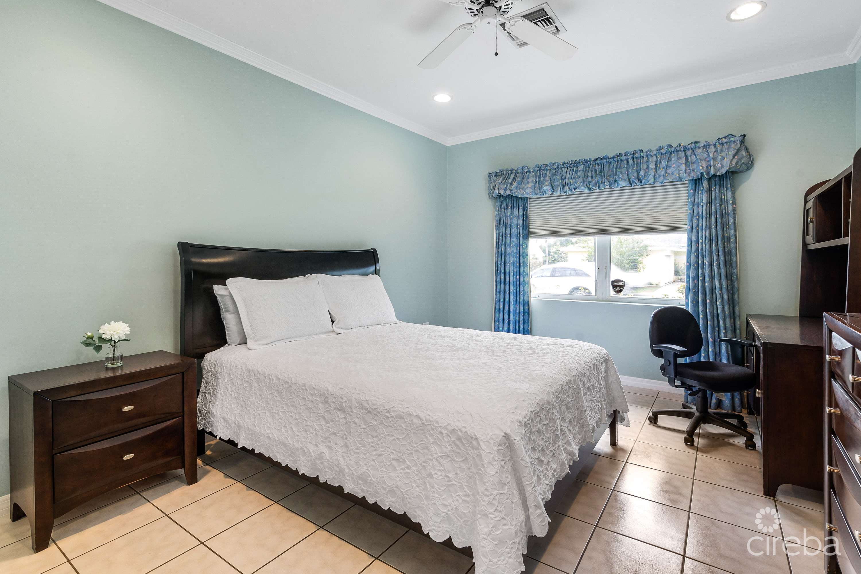 SNUG HARBOUR FAMILY HOME