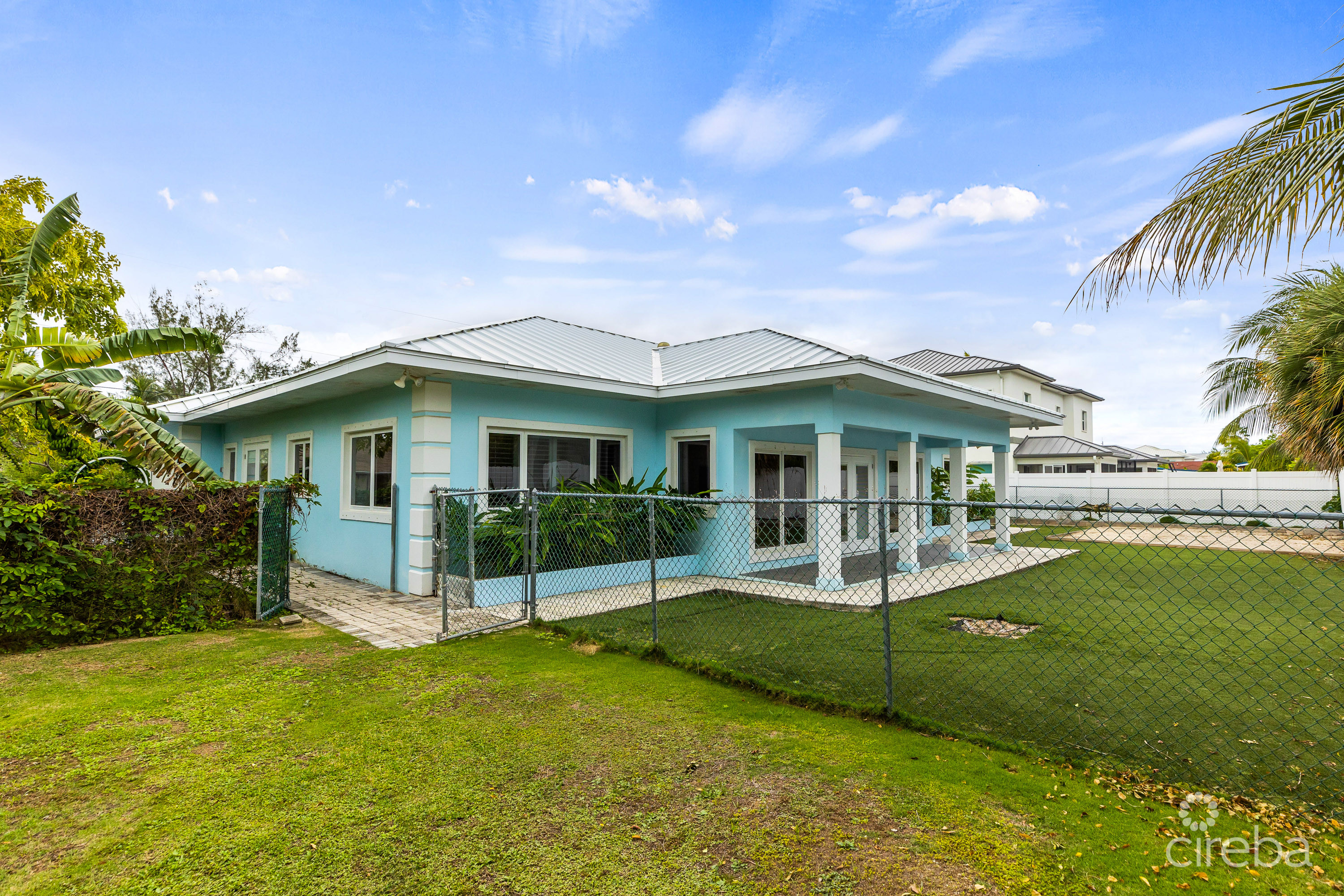 SNUG HARBOUR FAMILY HOME