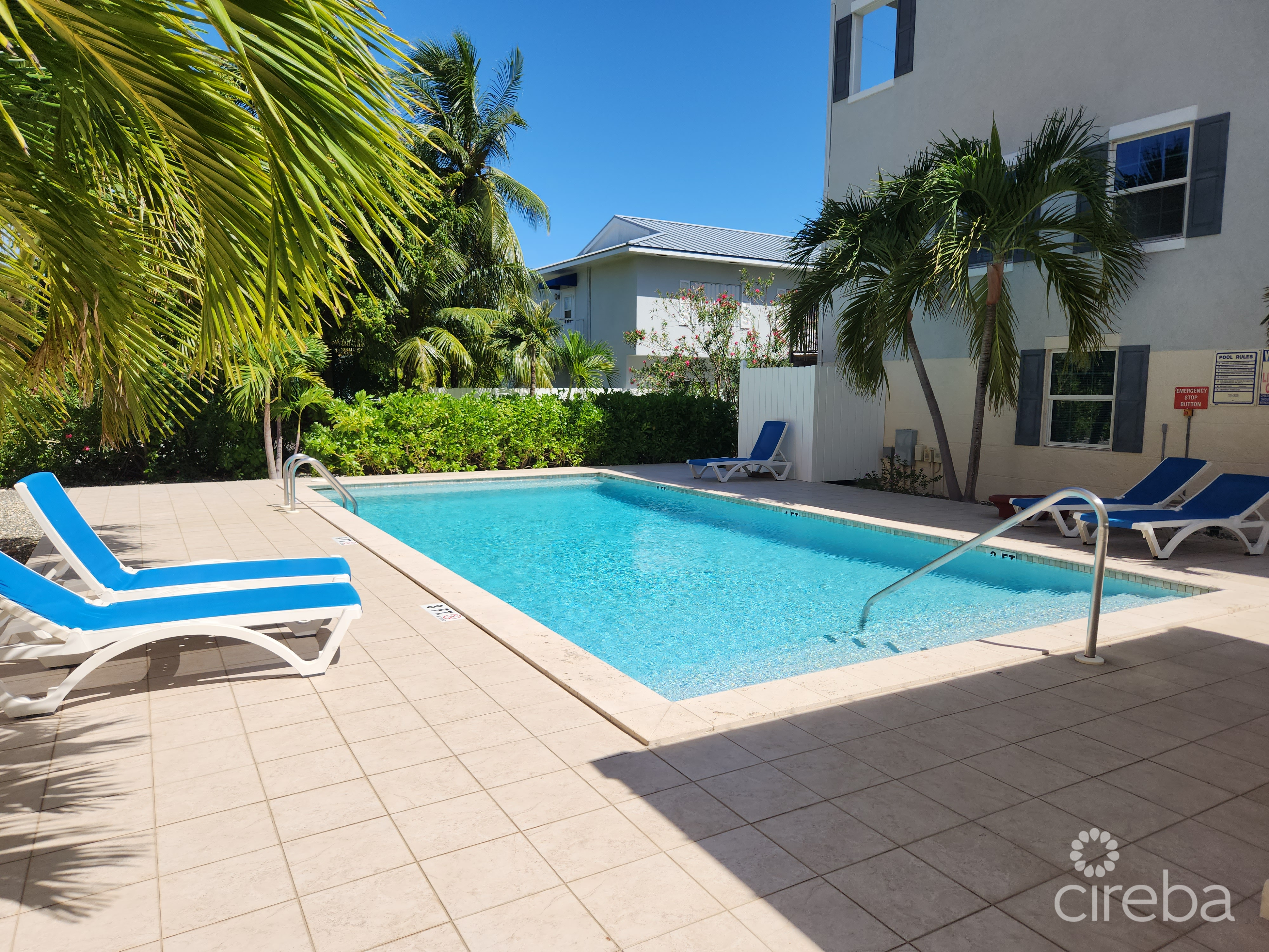 VILLA ROYALE W/STUDIO