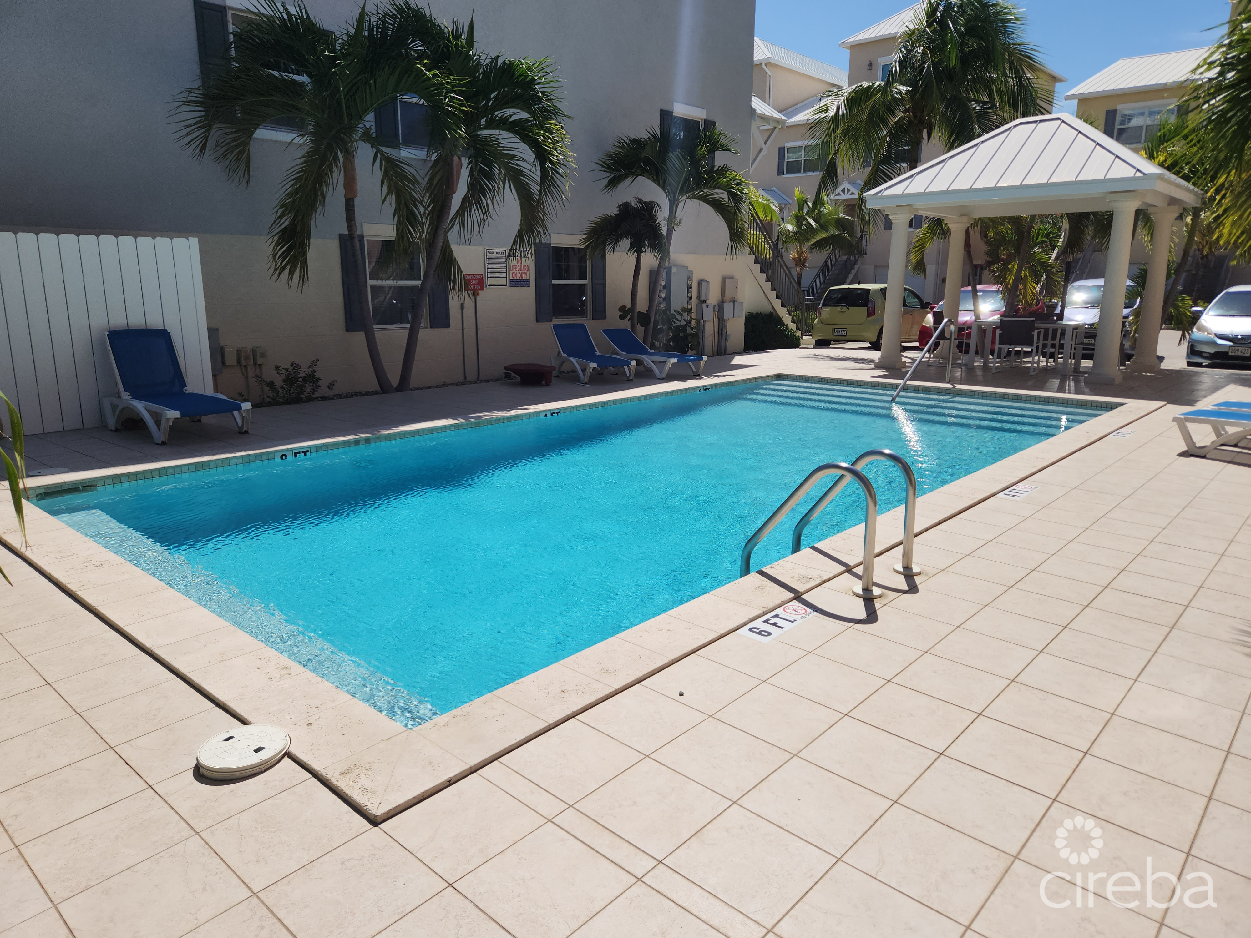 VILLA ROYALE W/STUDIO