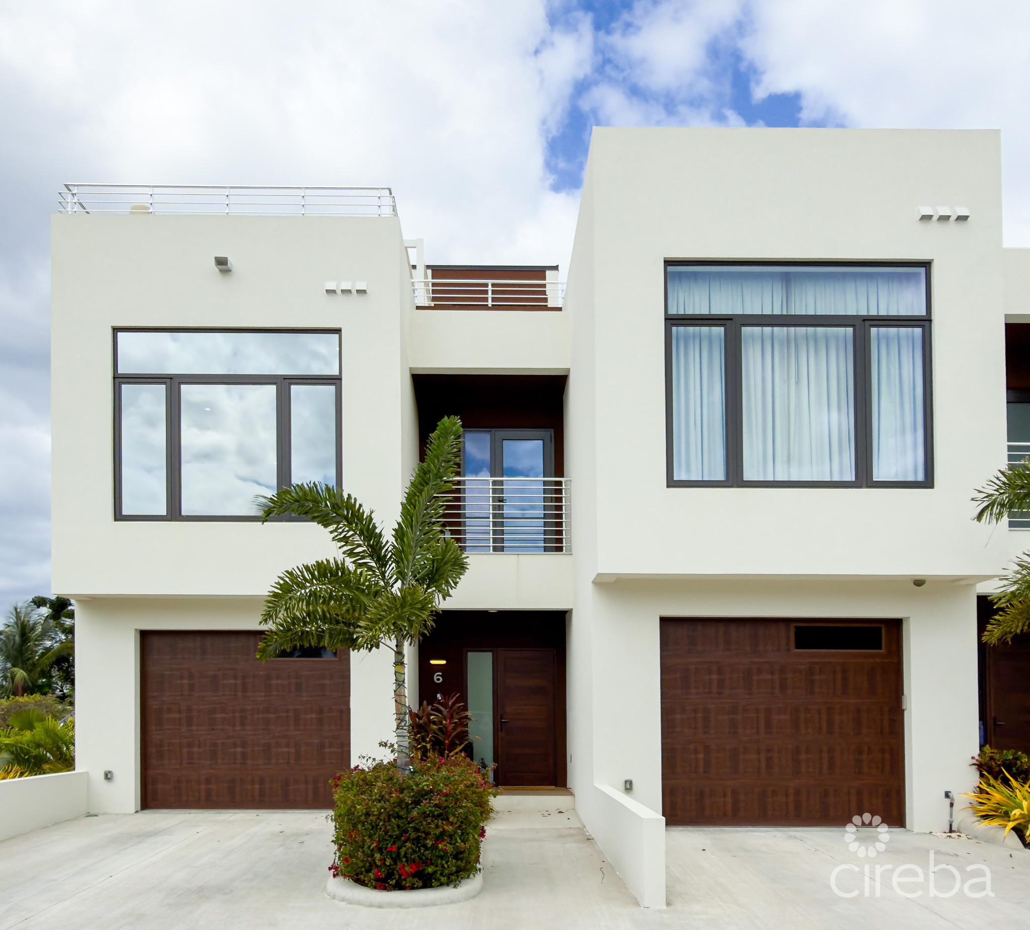 SALT AIR – 4 BED TOWNHOUSE THE SHORES