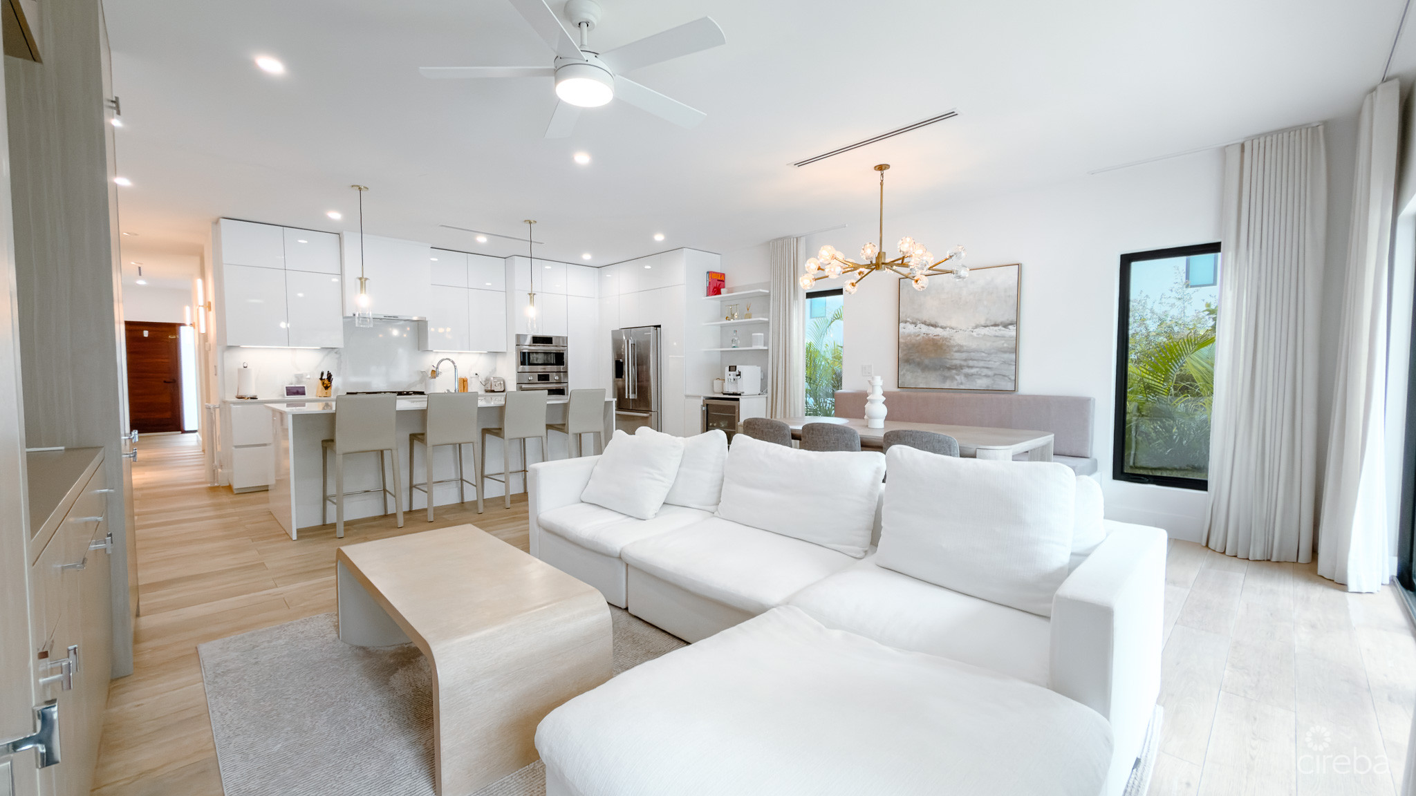 SALT AIR – 4 BED TOWNHOUSE THE SHORES